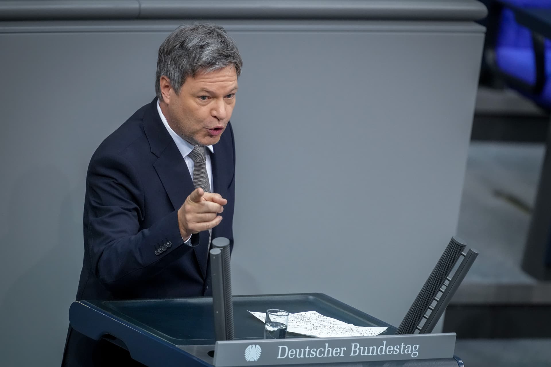 „Ampel-Aus“, „Schuldenbremse“, „Abstimmen mit der AfD“: Alles ist an der Wirtschaftskrise schuld, nur nicht Robert Habeck