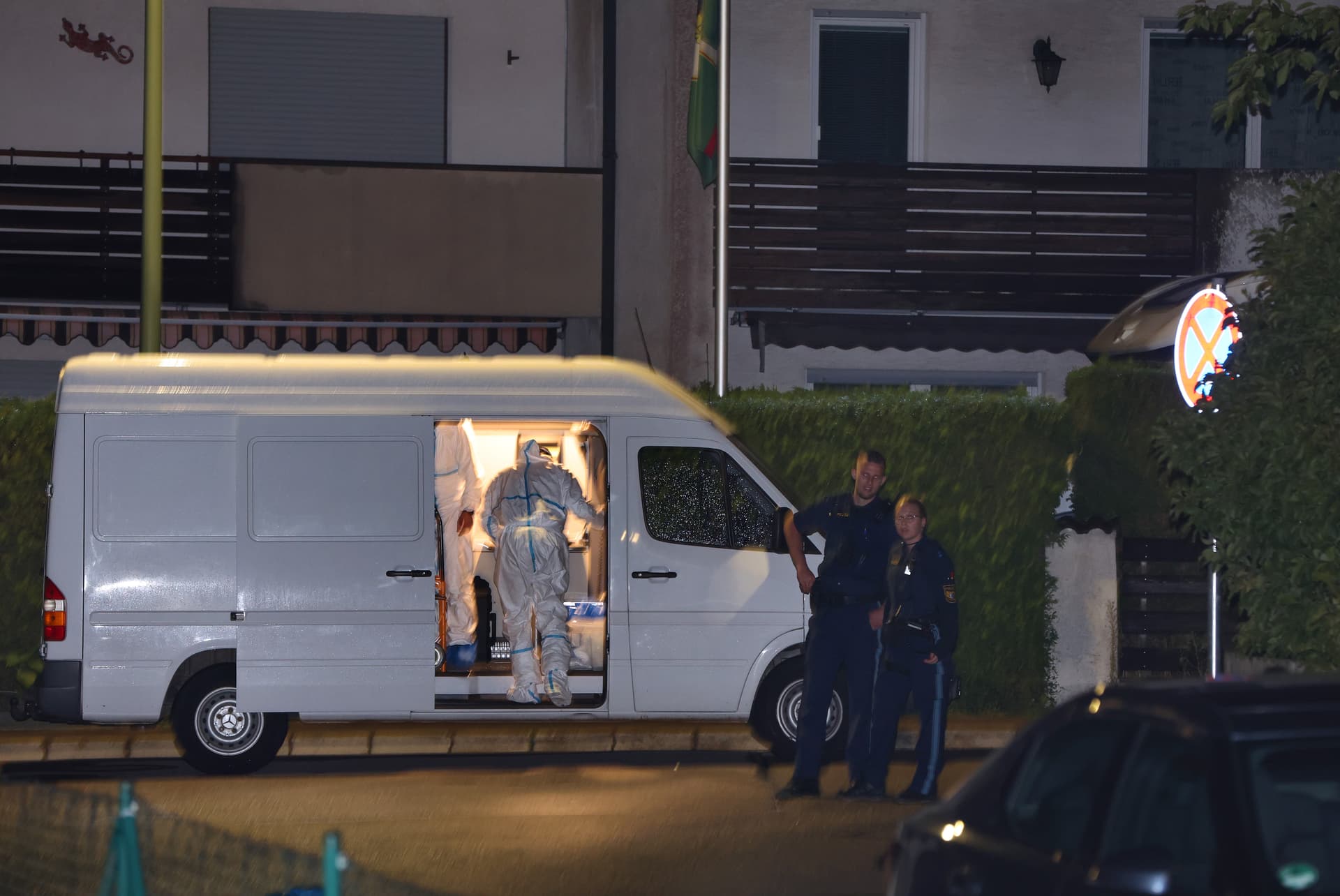 Entsetzen nach Nachbarschaftsstreit mit drei Toten: „Das ist ein ganz unauffälliger, ruhiger Vorort“