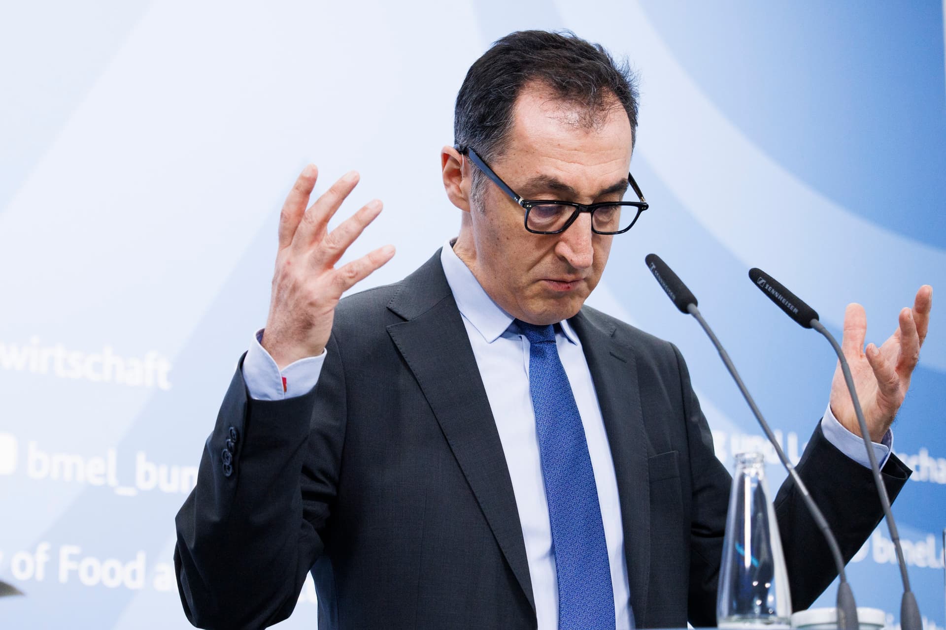 Linksgrüner Shitstorm gegen Özdemir: Die Grünen haben sich genau das Milieu herangezüchtet, das sie jetzt zerstören will