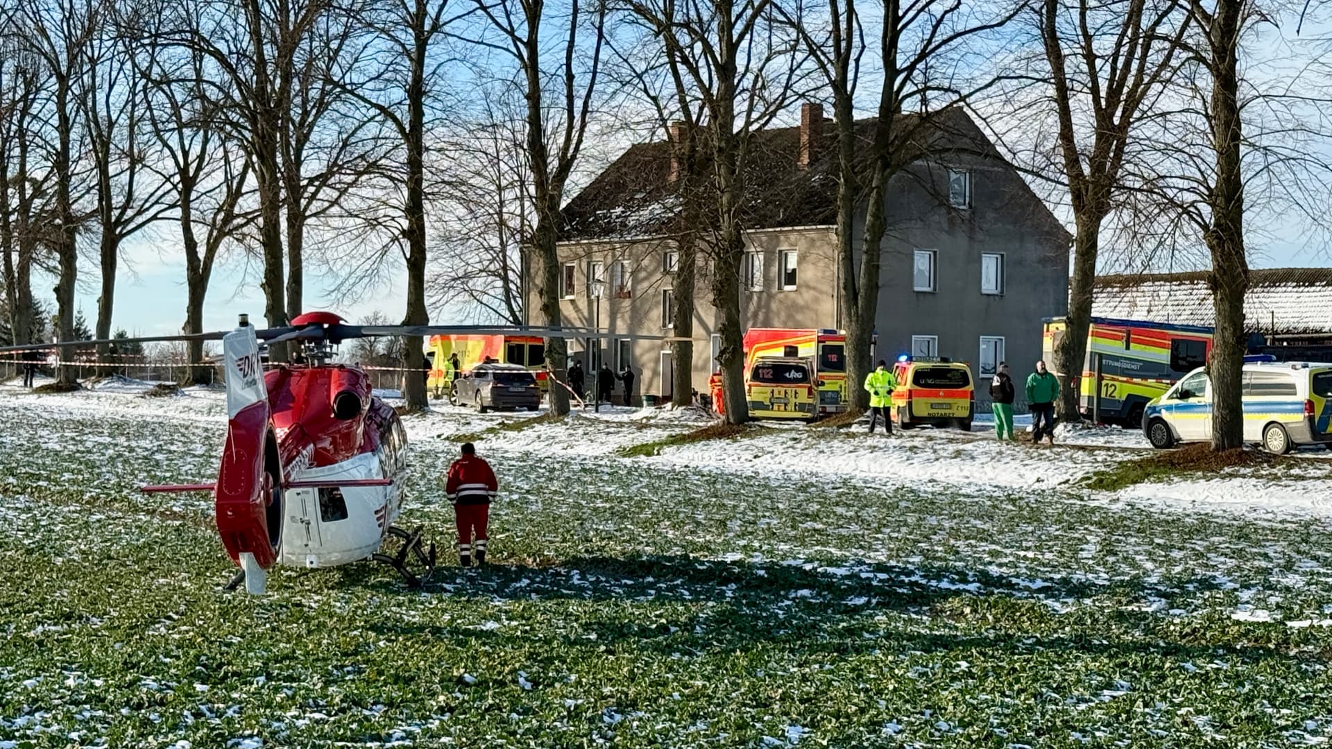 Messer-Attacke in Brandenburg! Zwei Tote und drei Schwerverletzte in Mietshaus