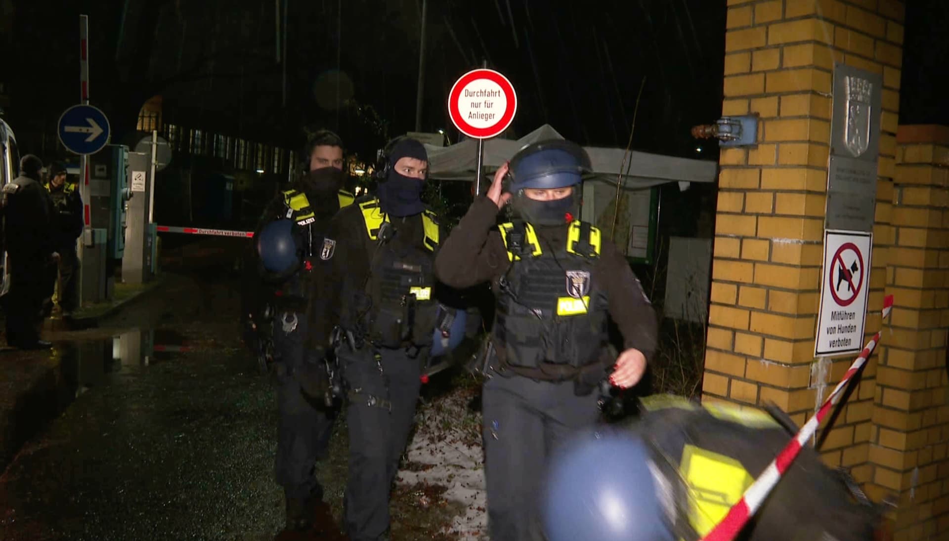 Zwei Insassen brechen aus Berliner Maßregelvollzug aus und verletzen Mitarbeiter