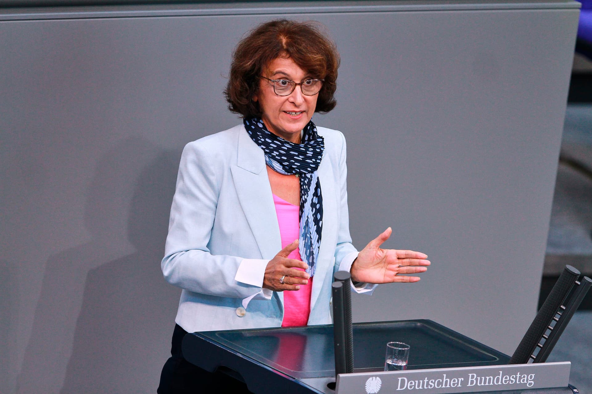 Polit-Beben in Berlin! Grünen-Abgeordnete schmeißt hin und wirft Partei „Populismus“ vor!