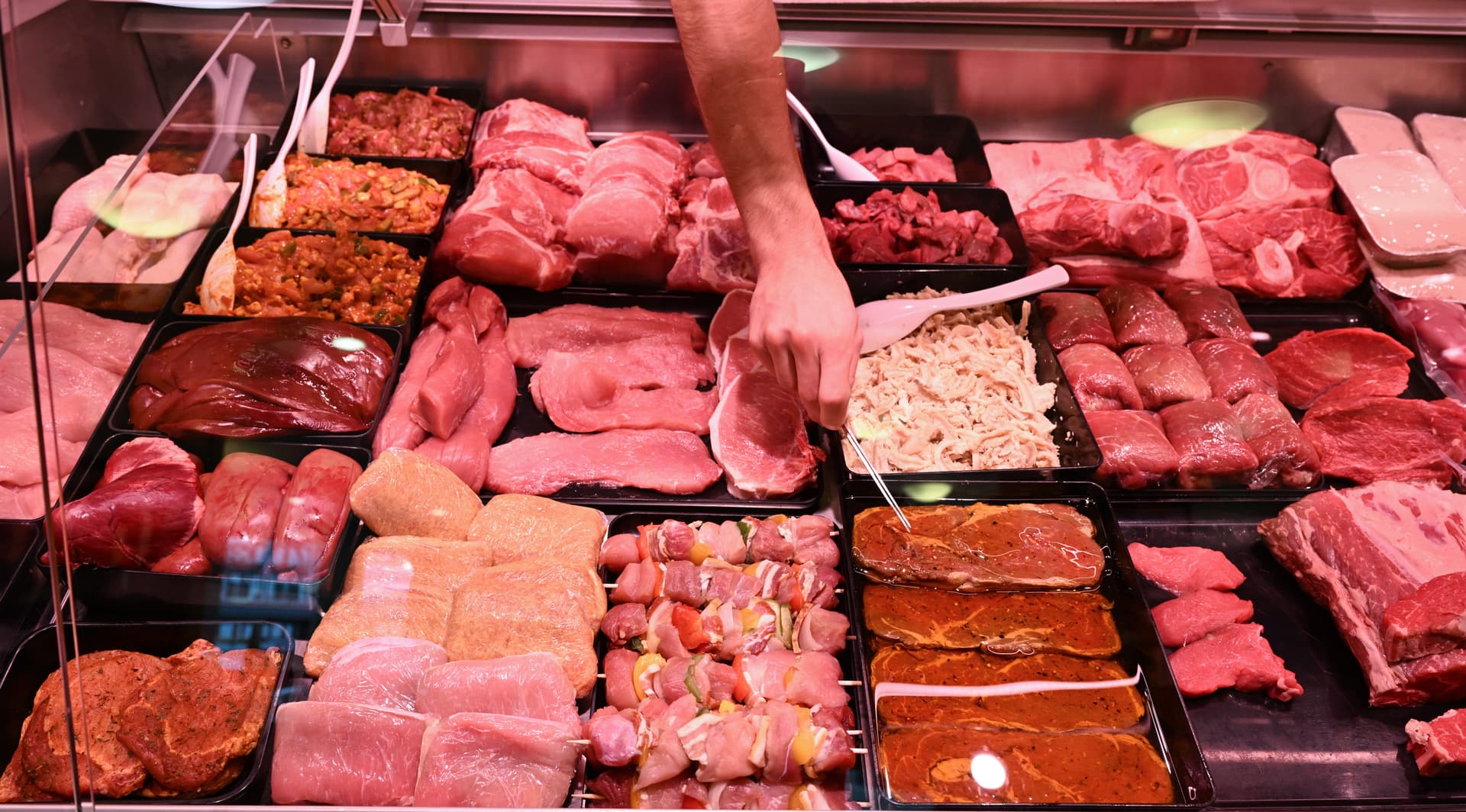 Nächster Preisschock im Supermarkt: Fleisch soll deutlich teurer werden!