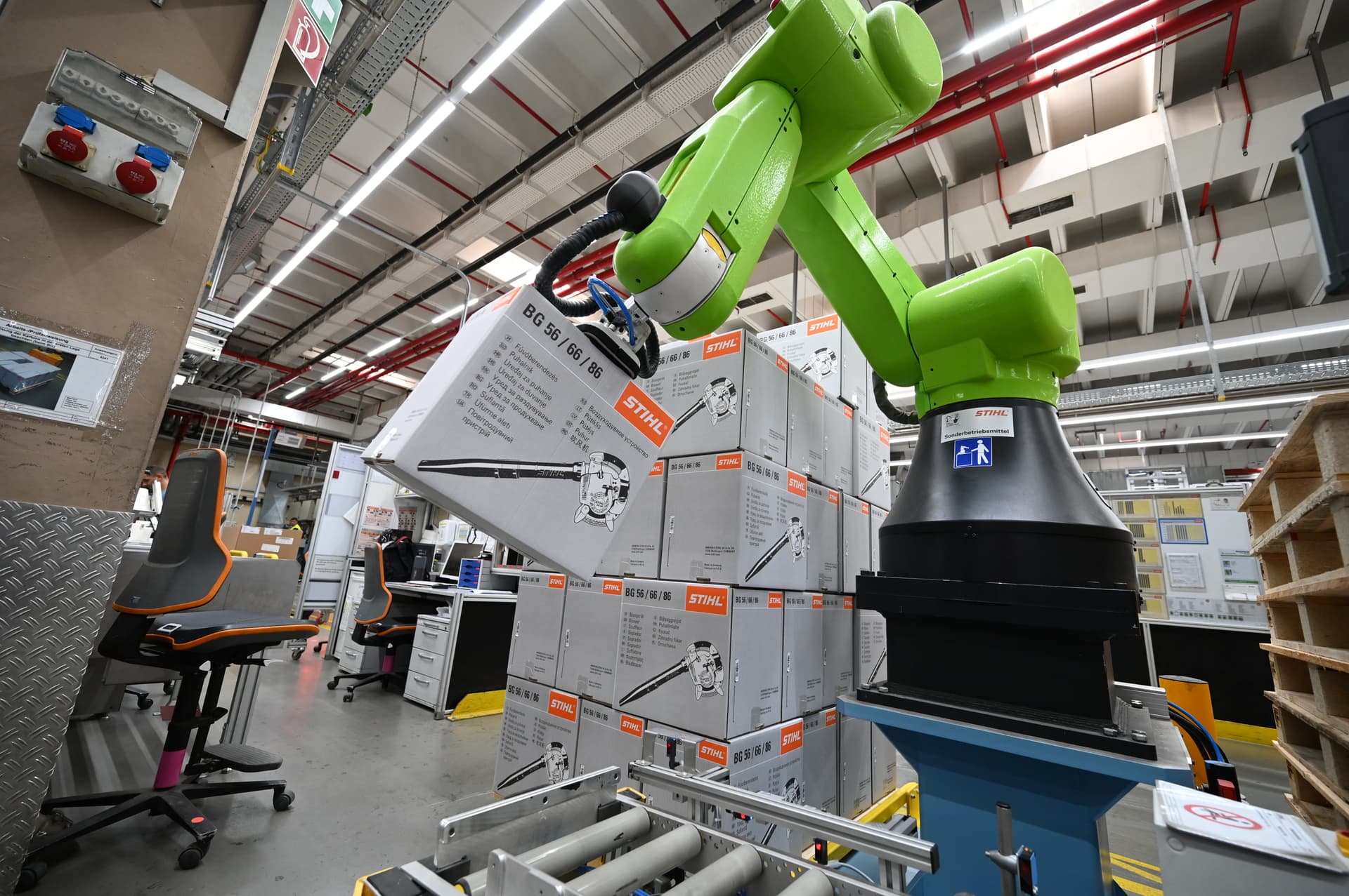 Todes-Drama am Fließband: Roboter tötet Fabrik-Arbeiter