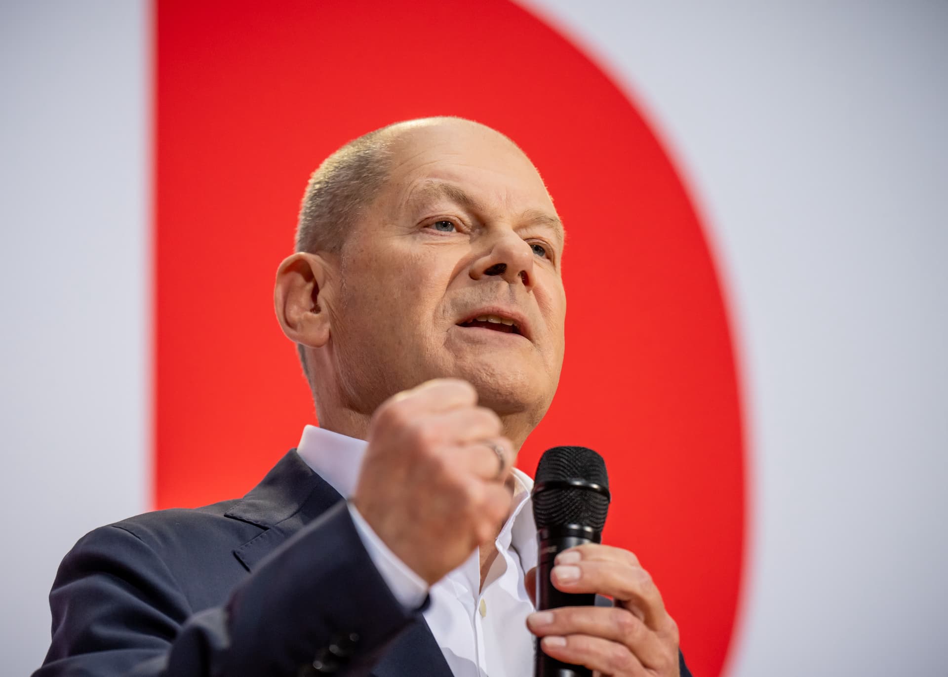 „Nicht klagen, kämpfen!”: Scholz wirbt im Wahlkampf mit Nazi-Parole
