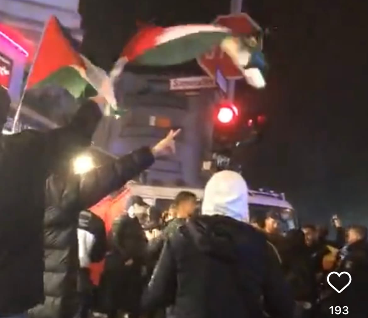Mitten in Berlin und auf Video! Israel-Hasser bejubeln den Terror der Hamas