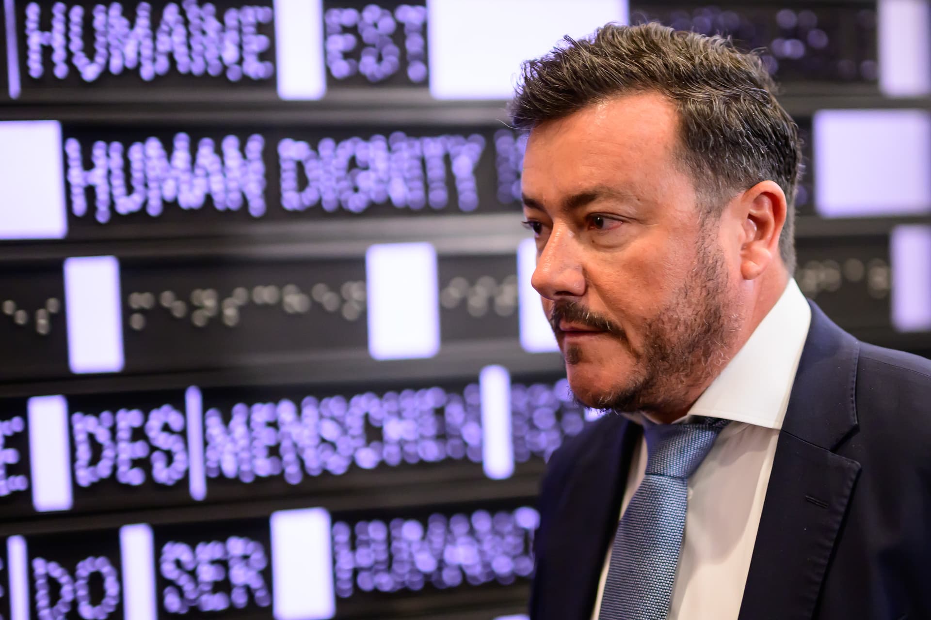 Jetzt klicken die Handschellen: Signa-Gründer René Benko festgenommen!