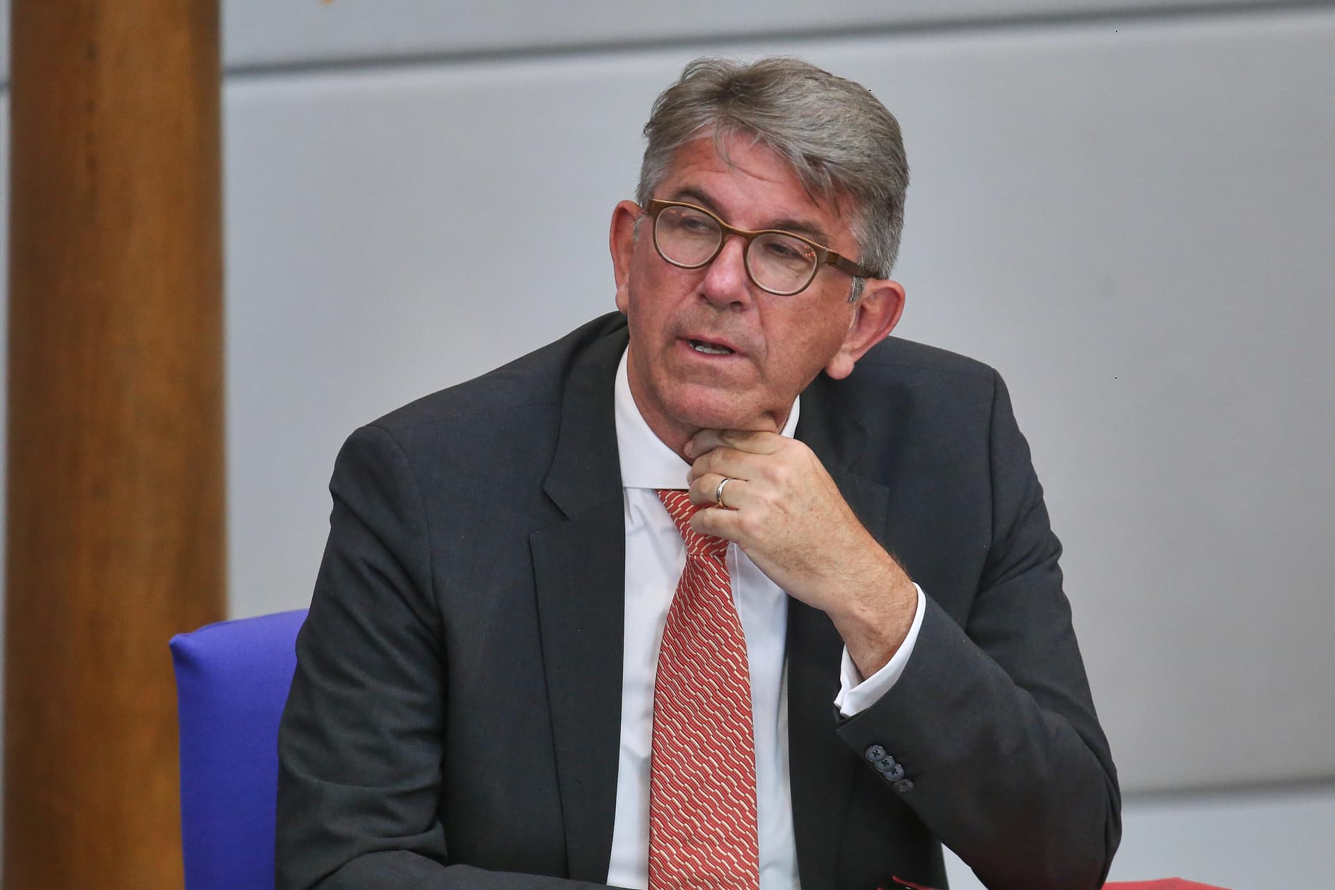 Gericht untersagt Weimer Extremismus-Äußerung zu Berliner Buchladen