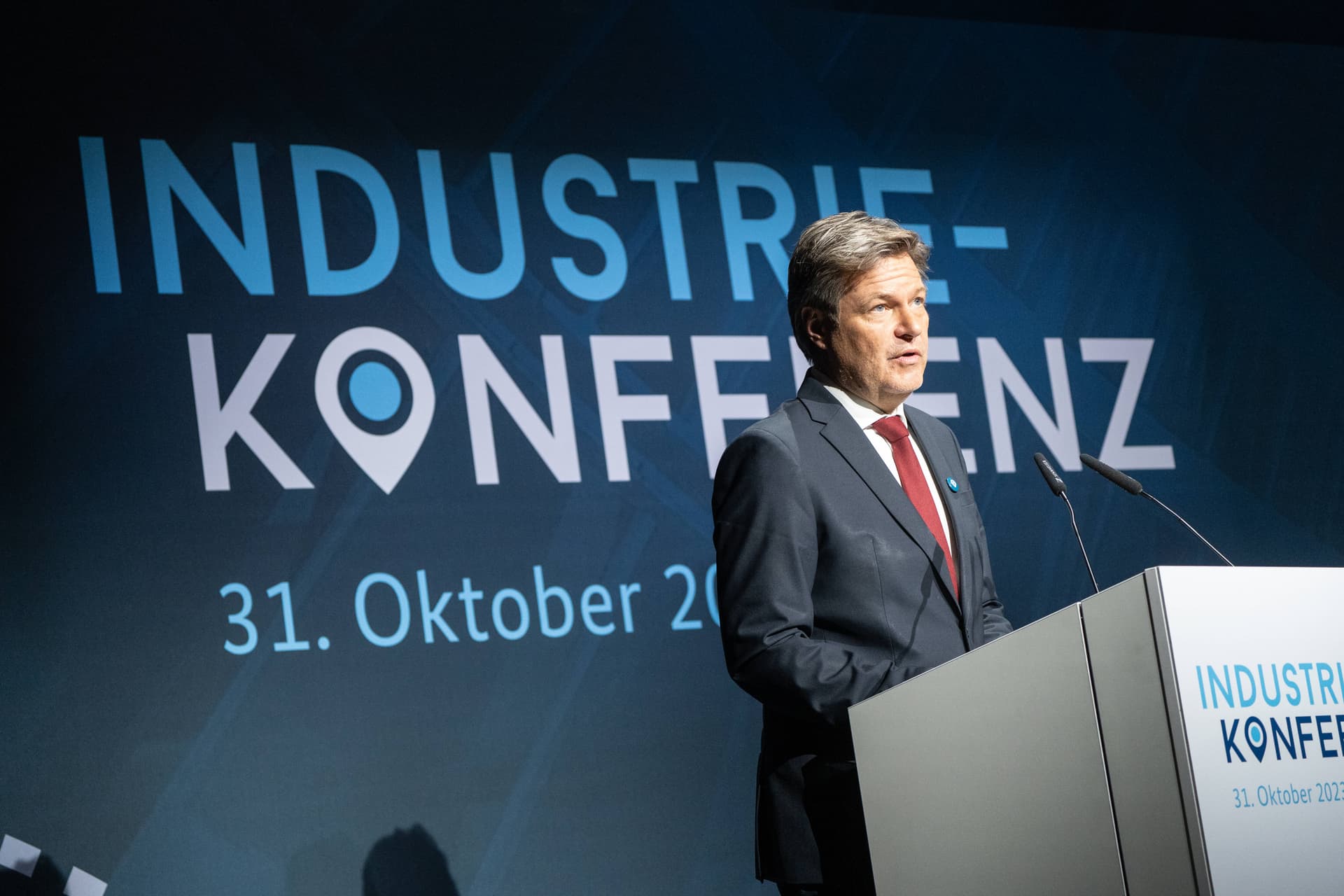Bundesregierung will Strompreis für Wirtschaft senken