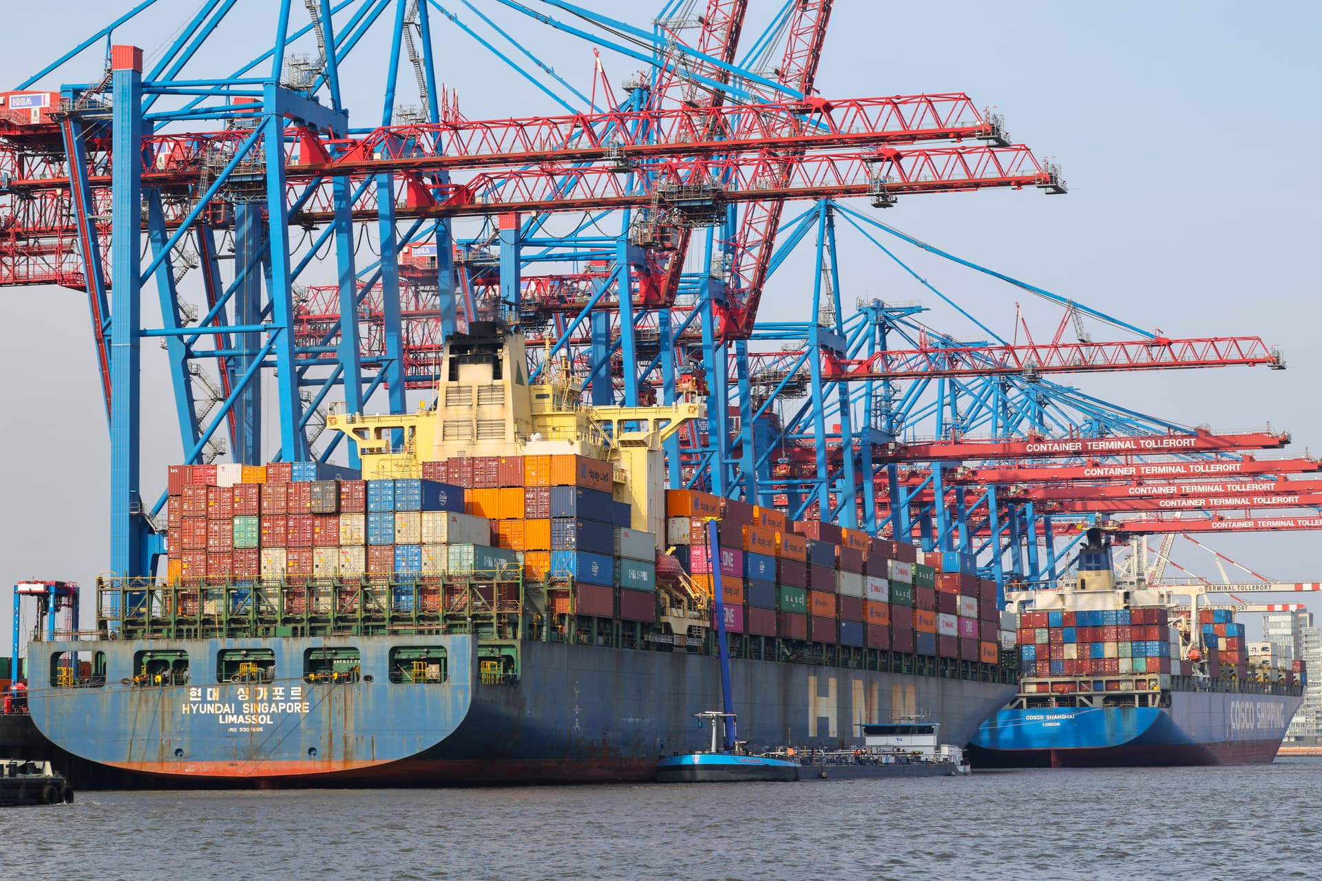 Zoll-Ungewissheit: Deutsche Exporte in die USA brechen ein