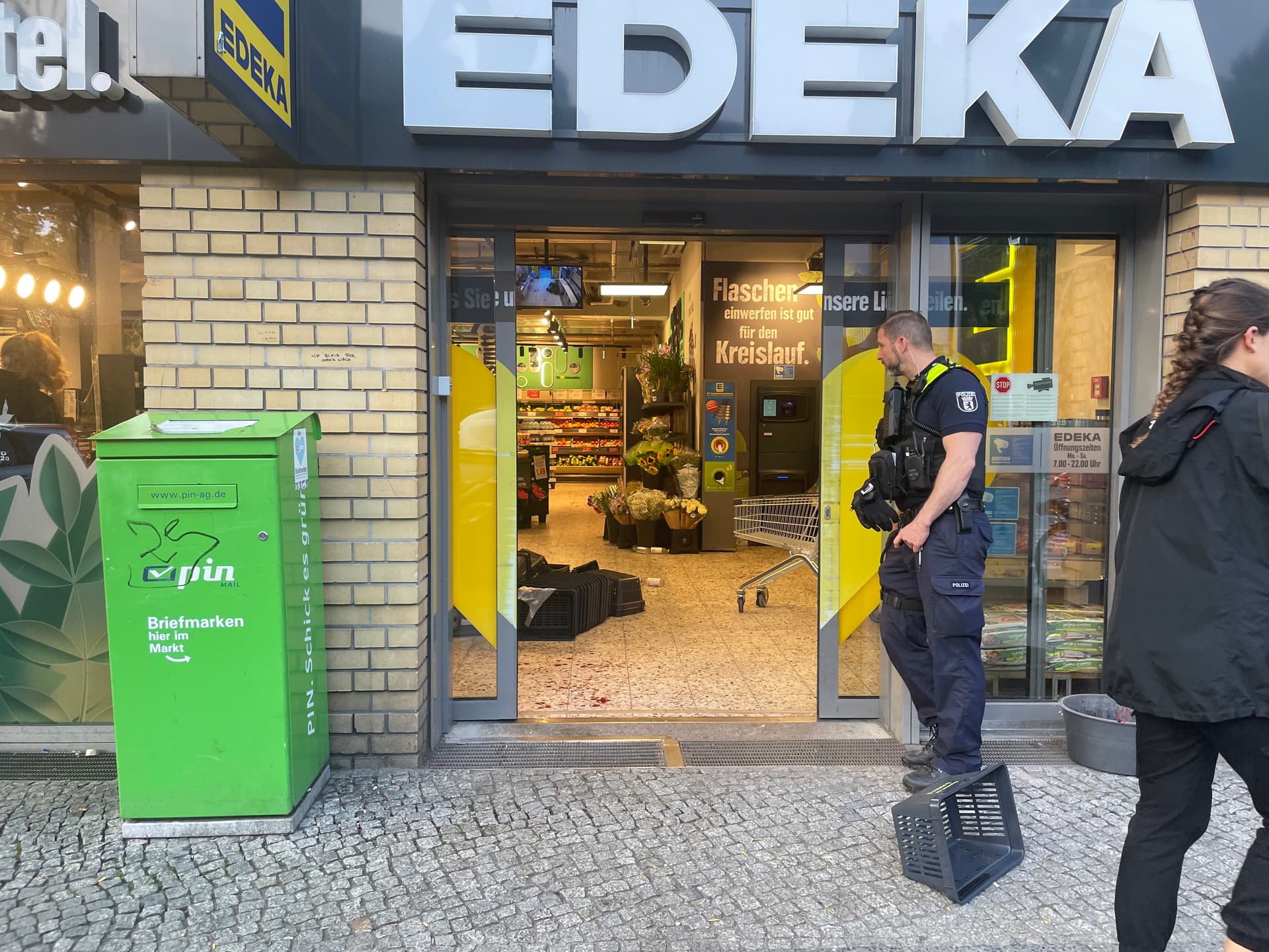 Zwei Macheten-Überfälle an einem Abend in Berlin – Täter auf der Flucht, keine Öffentlichkeitsfahndung