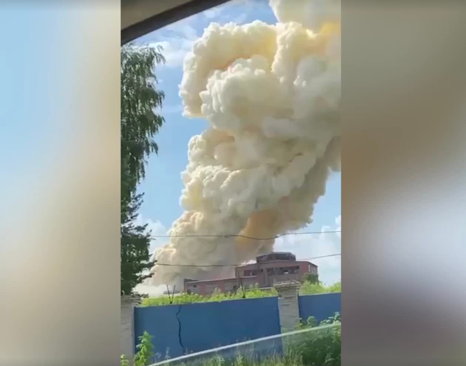 Akkufabrik in Flammen: Großbrand in der Nähe Moskaus