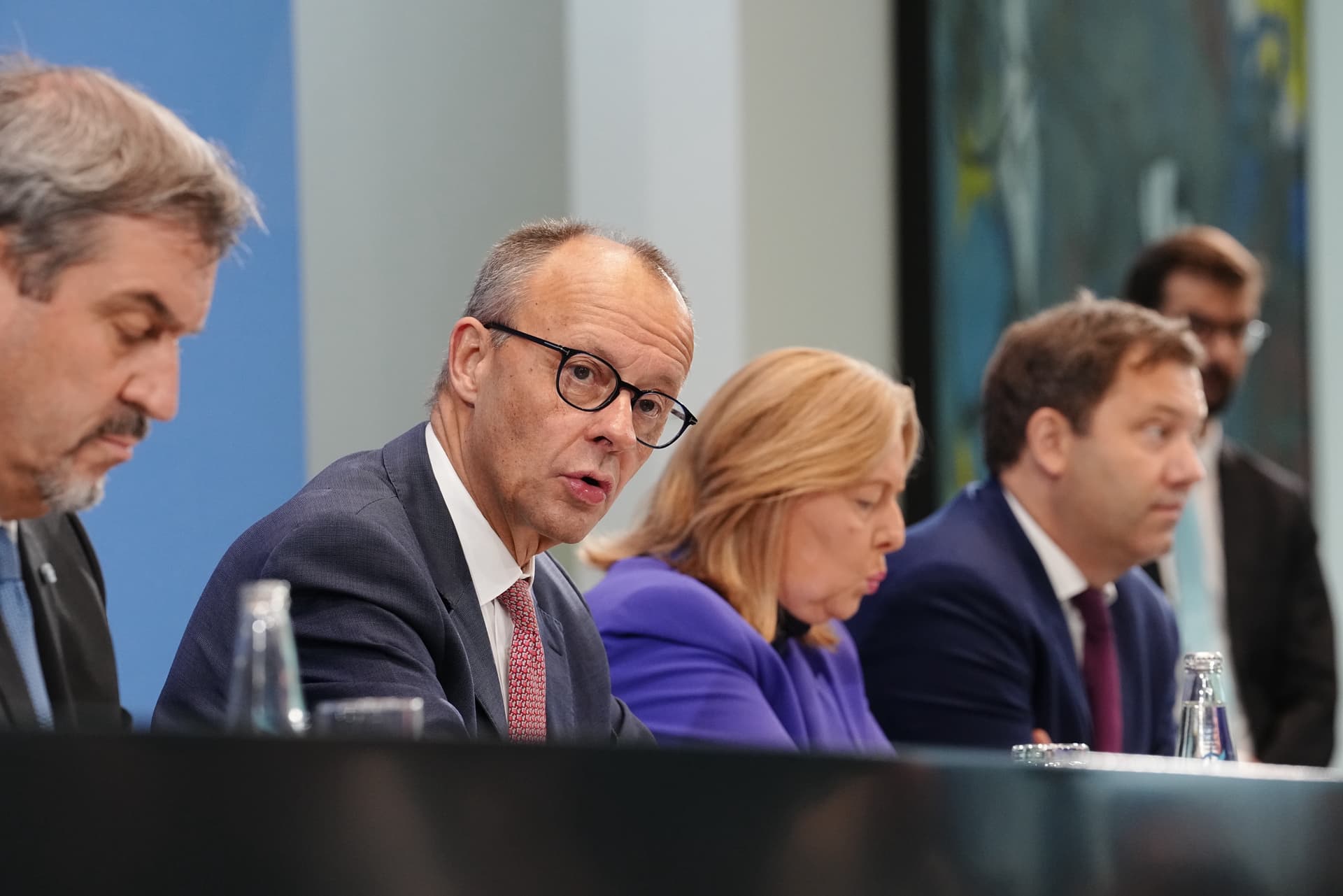 Verbrenner-Aus verschoben! – Bürgergeld bekommt einfach einen neuen Namen