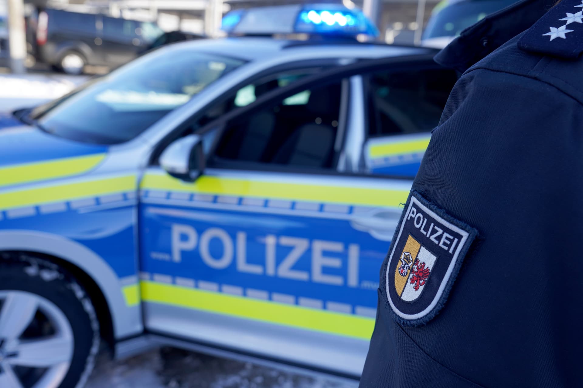 Gewalt-Eskalation in Schwerin: Polizist im Einsatz bewusstlos getreten
