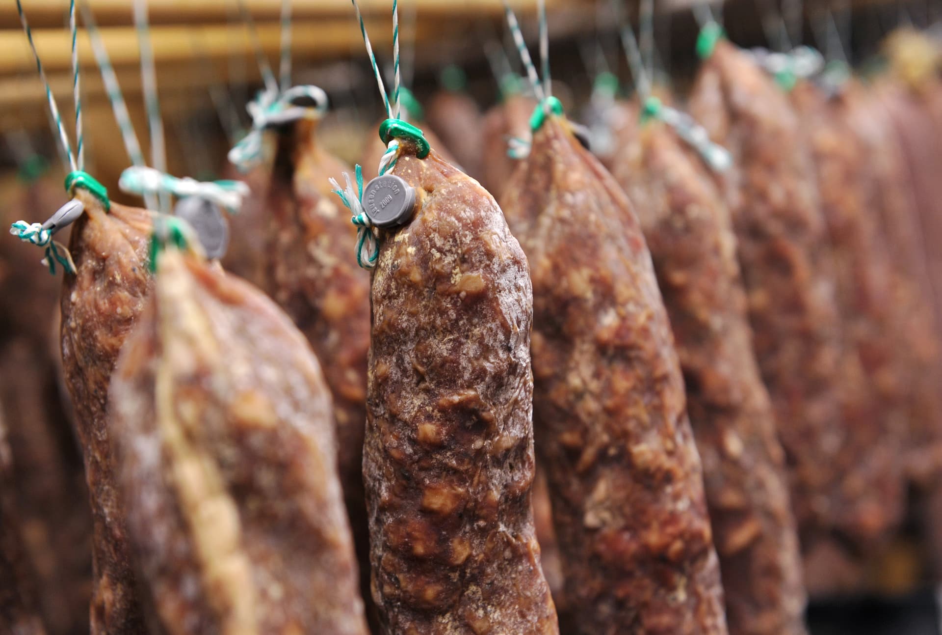 Rückruf von Rinder-Salami – Warnung vor Darmproblemen