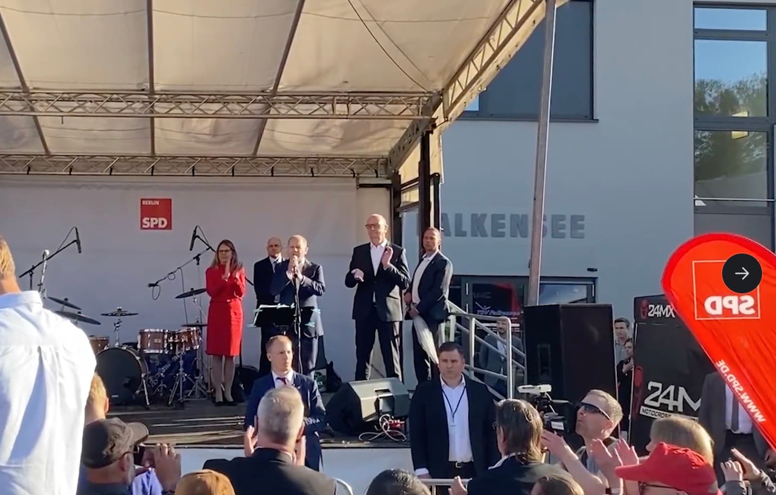 „Wenn ihr irgendeinen Verstand in eurem Hirn hättet!“: Hier beleidigt Scholz Demonstranten