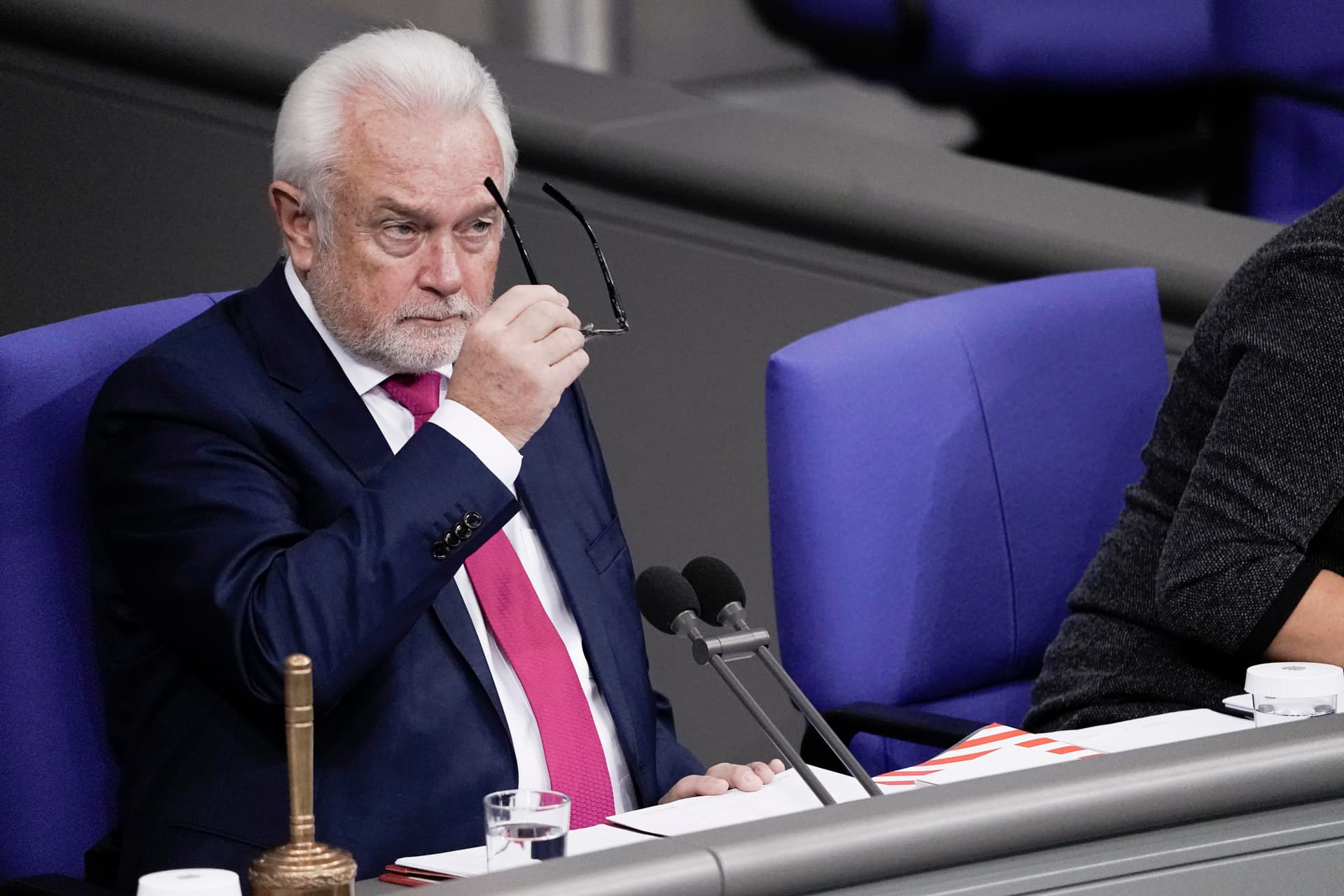 Kubicki-Kampf für Meinungsfreiheit! „Phoenix oder YouTube werden demnächst massiv Ärger mit mir bekommen“