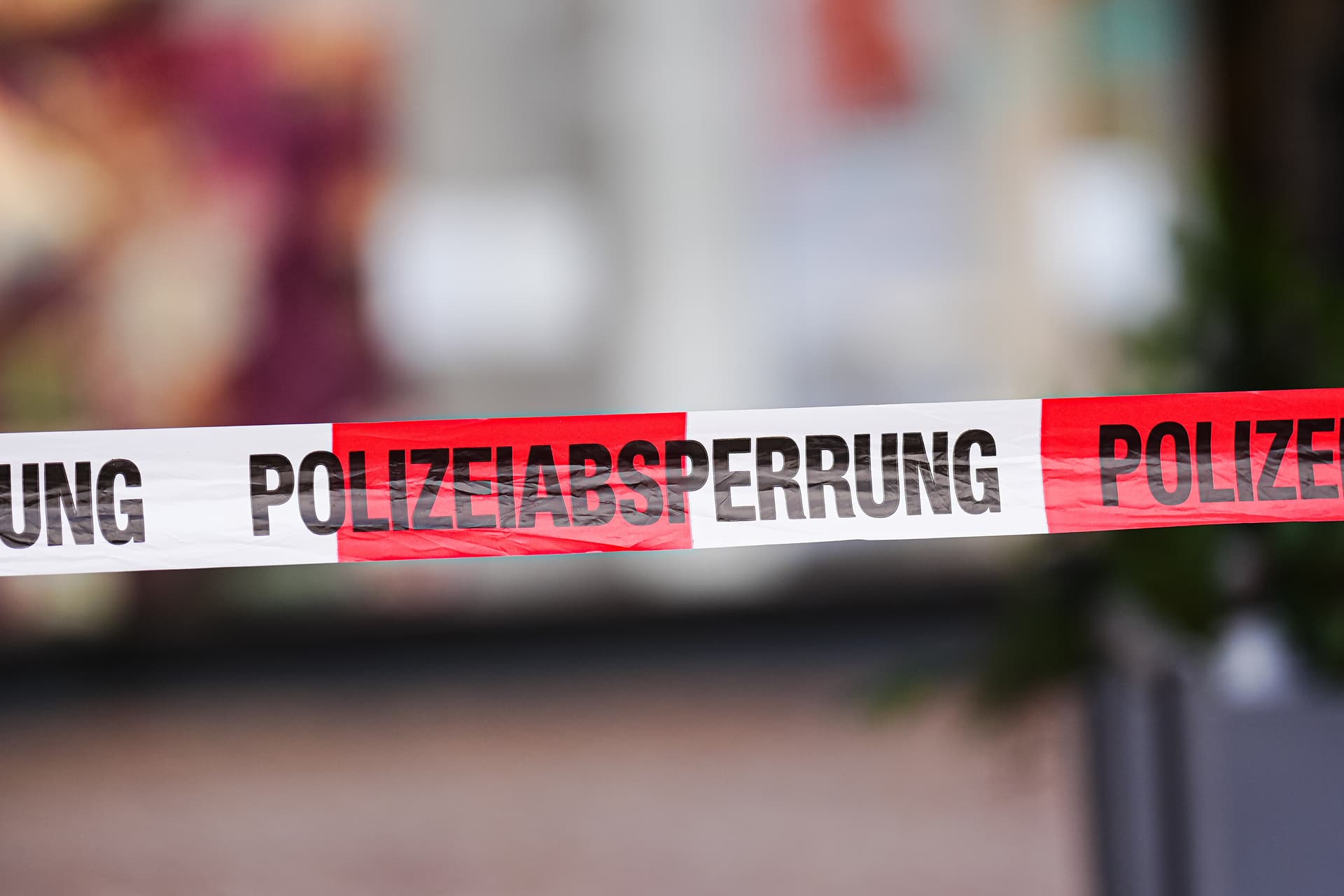 Erst als sie sich tot stellte, ließ er von ihr ab: Schwarzer Täter vergewaltigt 42-Jährige im bayerischen Pfaffenhofen