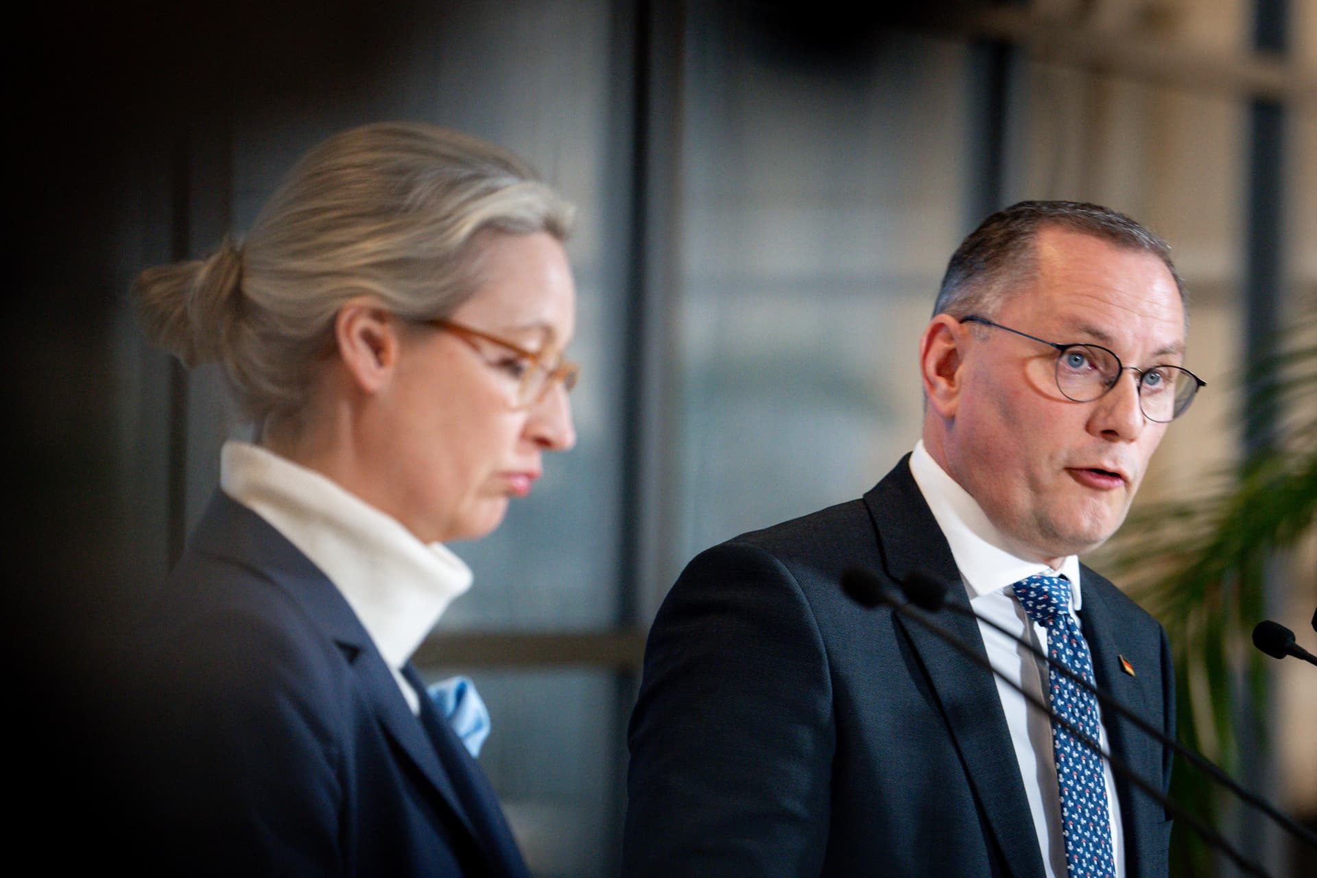 Verfassungsschutz stuft gesamte AfD mit Geheimgutachten als „gesichert rechtsextremistisch“ ein
