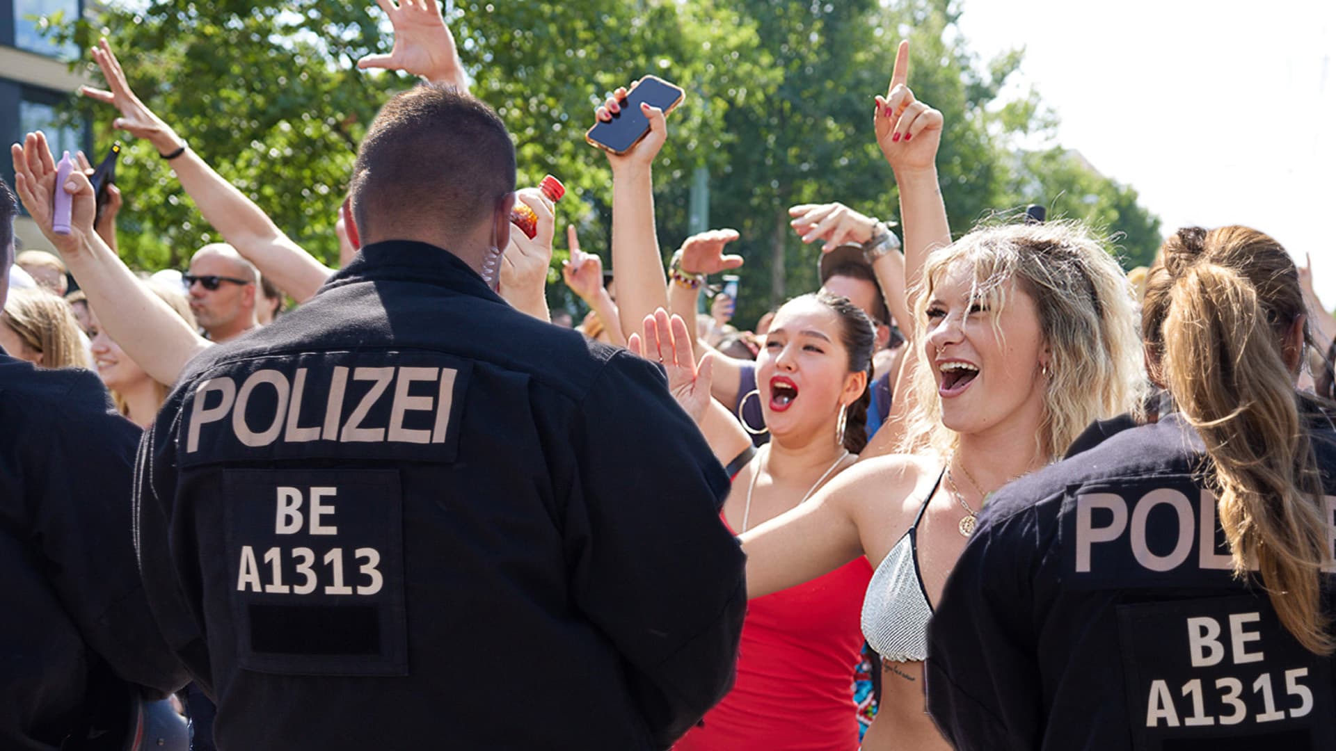 Trotz „Verneinung der Strafbarkeit“: Berliner Polizei will in der ganzen Stadt gegen Gigi D'Agostino vorgehen