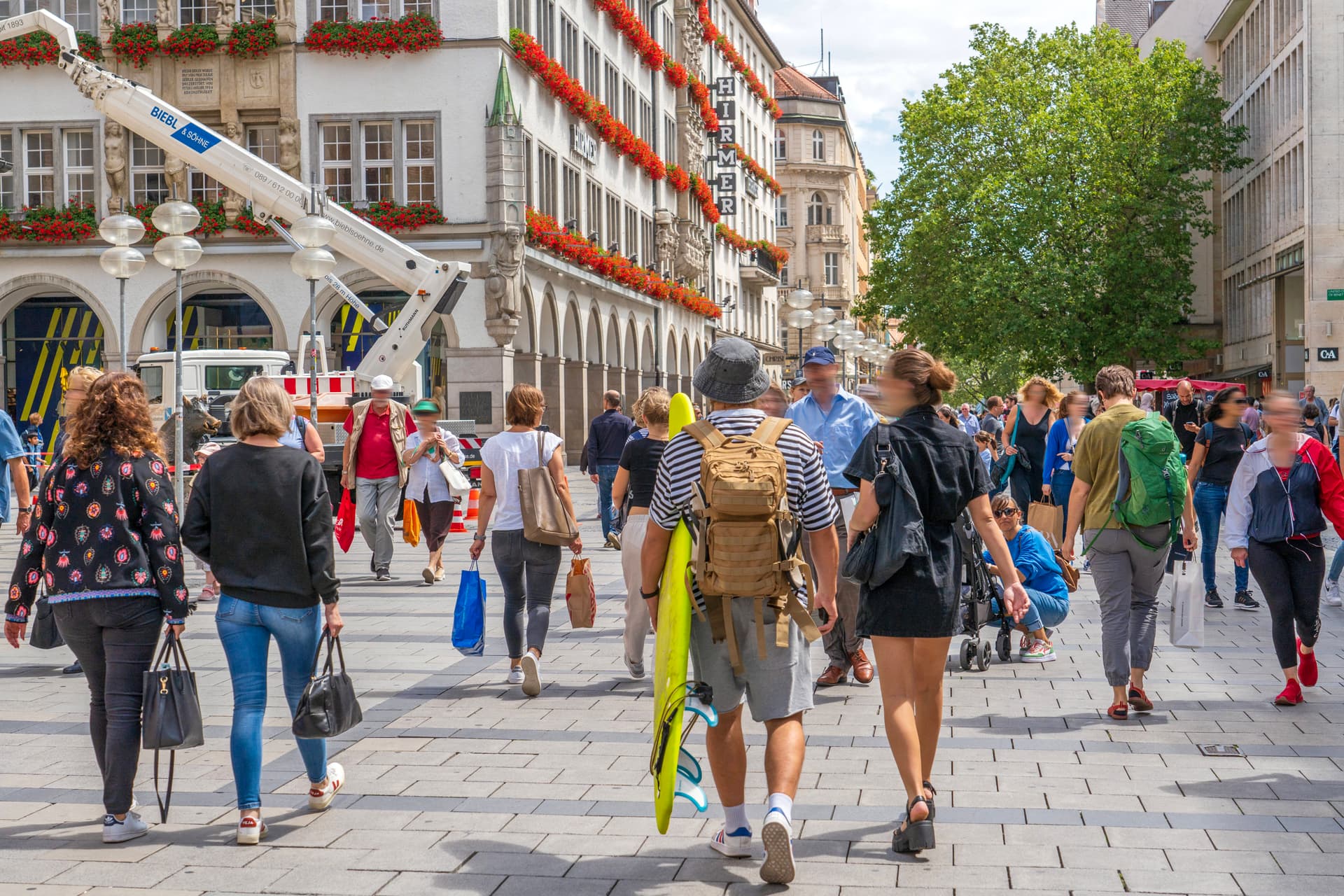 Frauen links, Männer rechts: Geschlechterunterschiede im Wahlverhalten so groß wie noch nie
