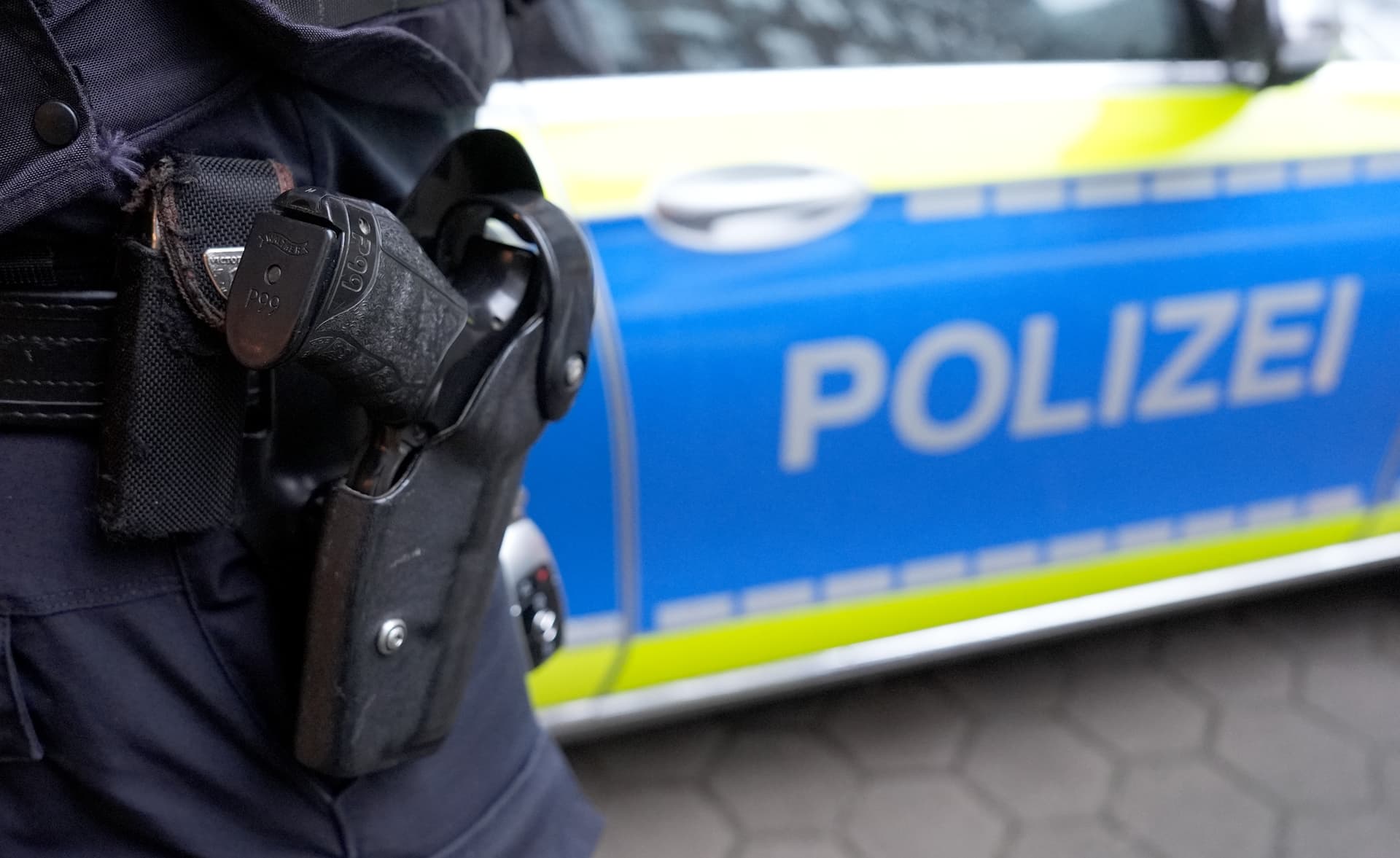 Scharia: Passagier schlägt Stewardess, weil er nicht neben Frau sitzen will