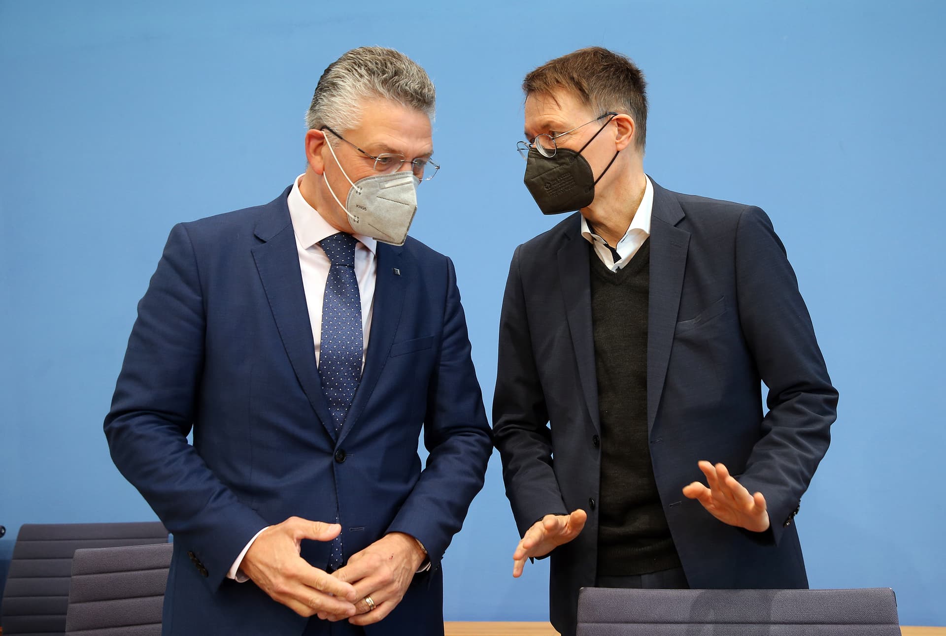 Geheime Corona-Protokolle: Das RKI erwog „chinesisches Konzept“ der Außer-Haus-Isolierung!
