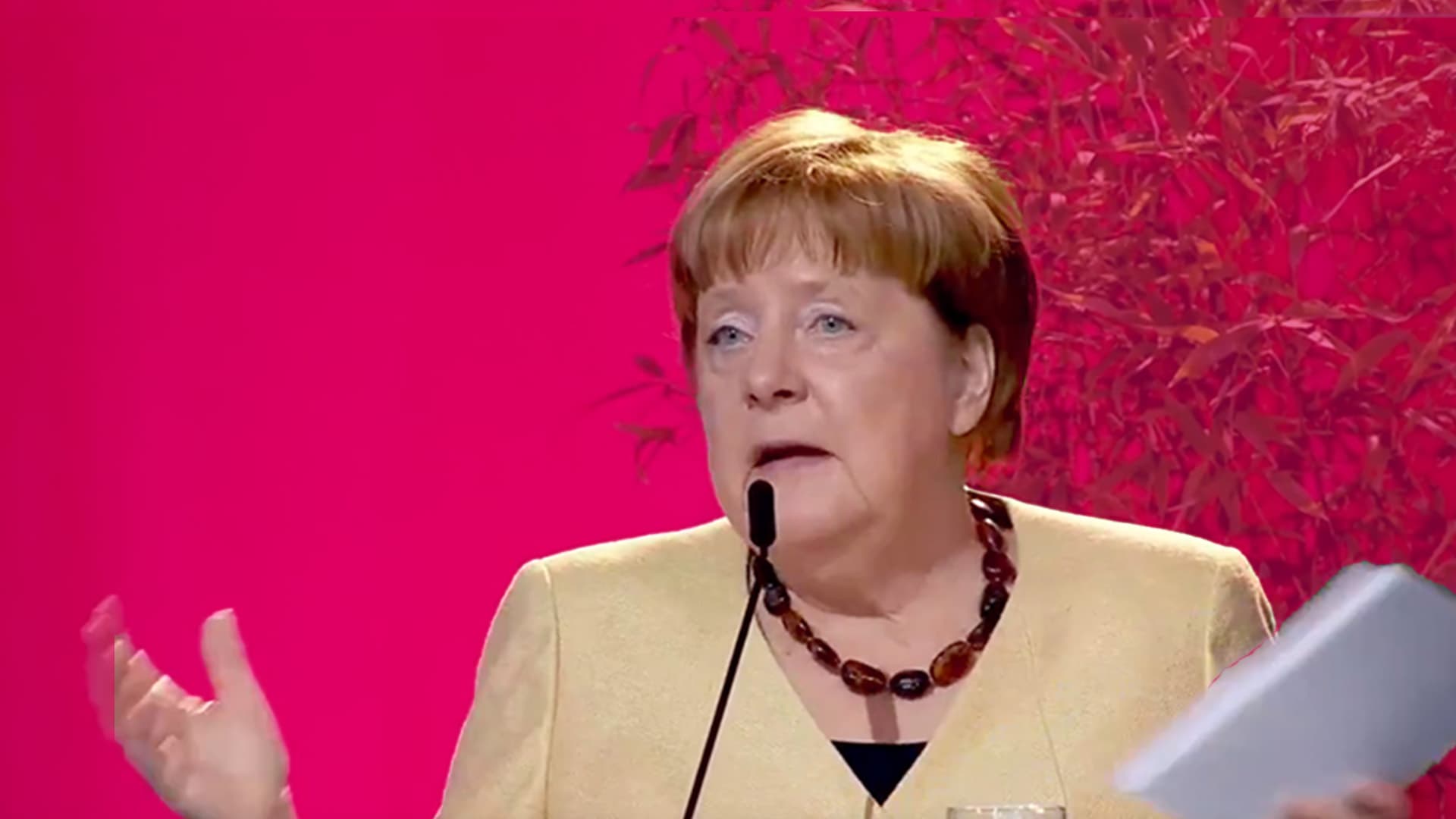 Als Merkel noch mal „Wir schaffen das“ sagt, bricht beim Kirchentags-Publikum grenzenloser Jubel aus