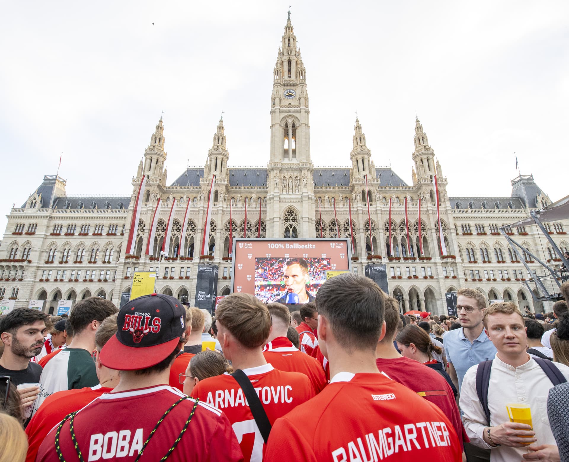 Zwei Männer sollen 16-jährige Deutsche beim Public Viewing in Wien vergewaltigt haben