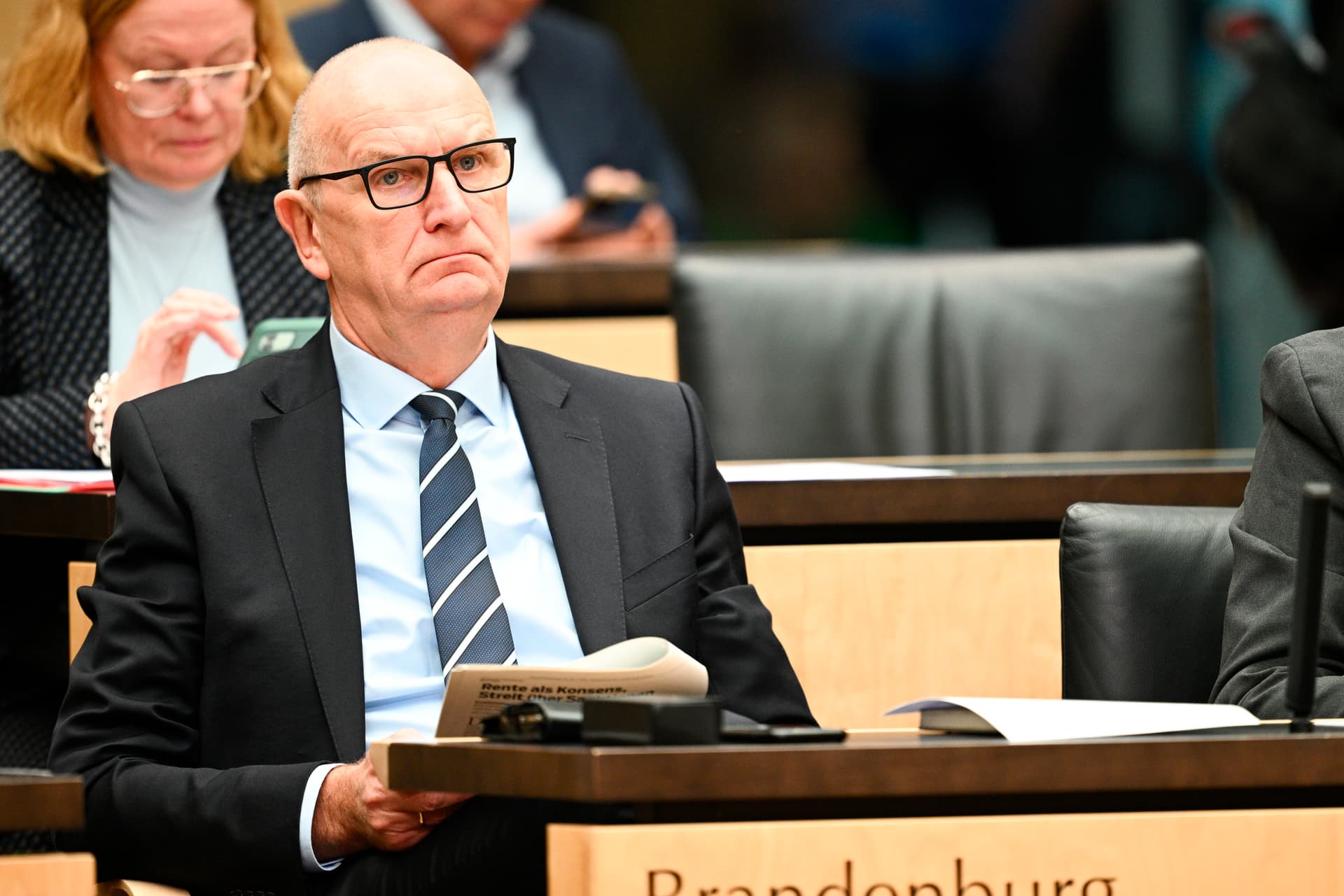 Eklat im Bundesrat: Woidke entlässt Ministerin mitten in der Sitzung