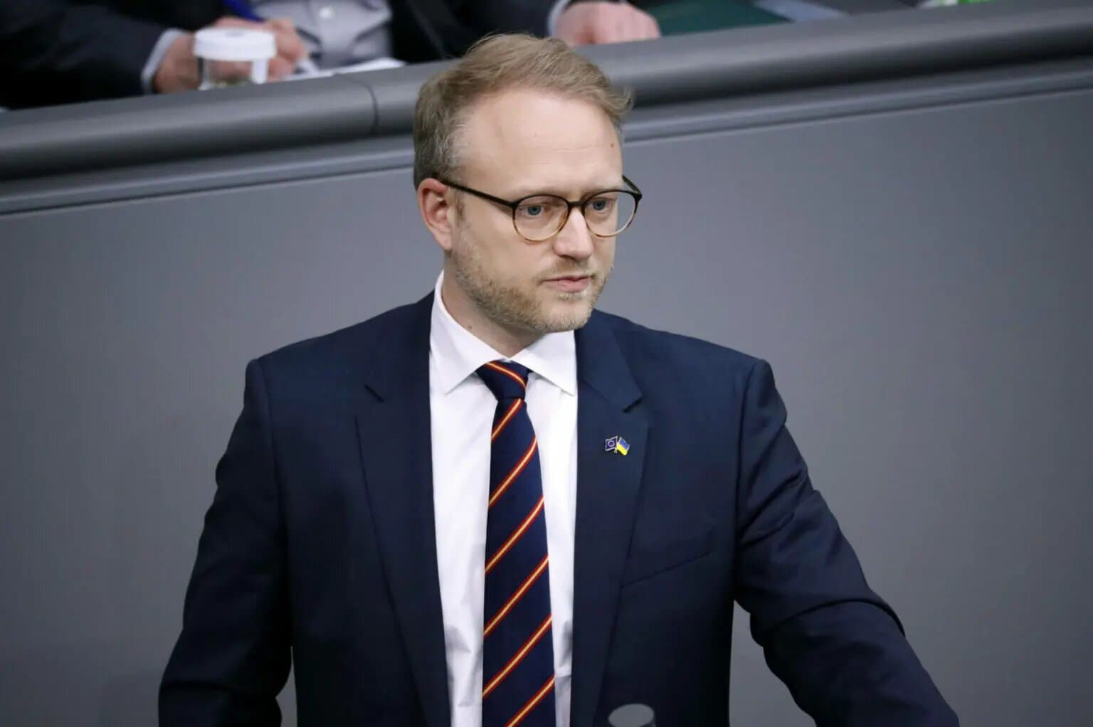 „Zum Glück hat sich niemand vor den Flieger geklebt“: FDP macht sich über Klima-Heuchler lustig