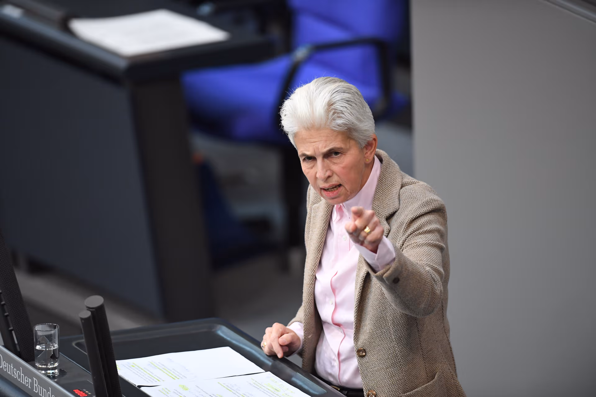 Massenhafte Abmahnungen: Die dubiose Geschäftemacherei der Abgeordneten Strack-Zimmermann