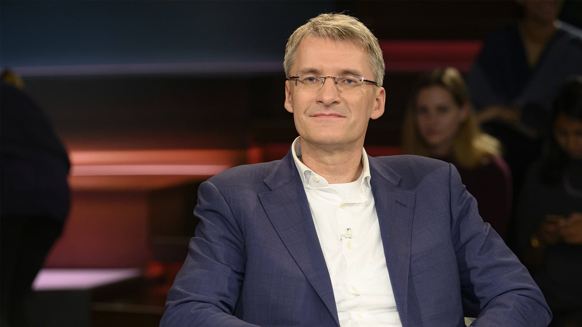 Warum spricht Elmar Theveßen im ZDF immer wieder von „Deportationen”, obwohl es Abschiebungen sind?