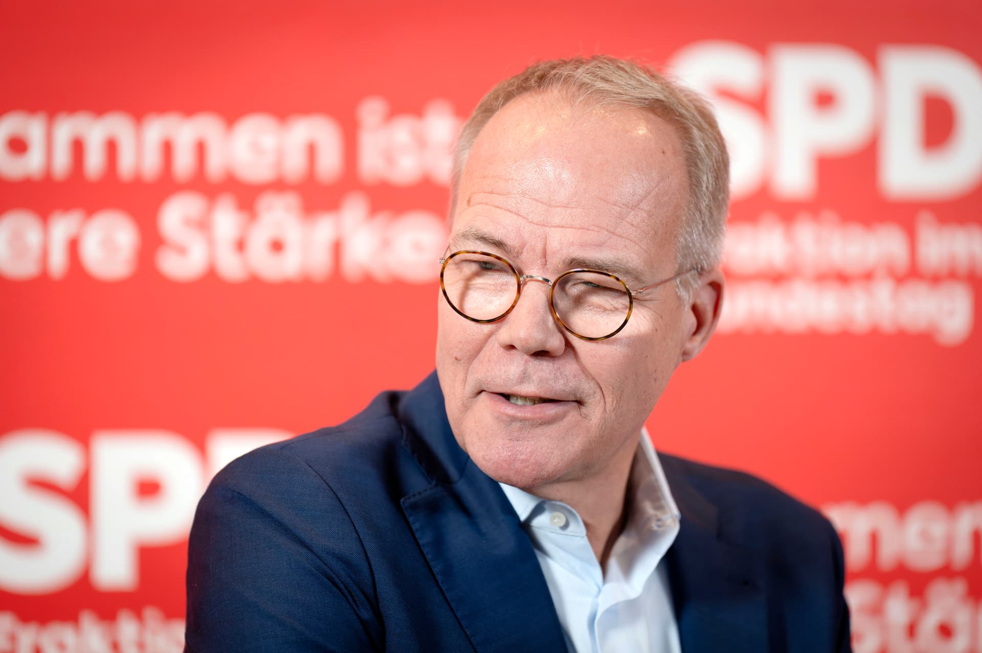 SPD-Fraktionschef wirft Merz vor, Deutsche als „zu faul“ beleidigt zu haben