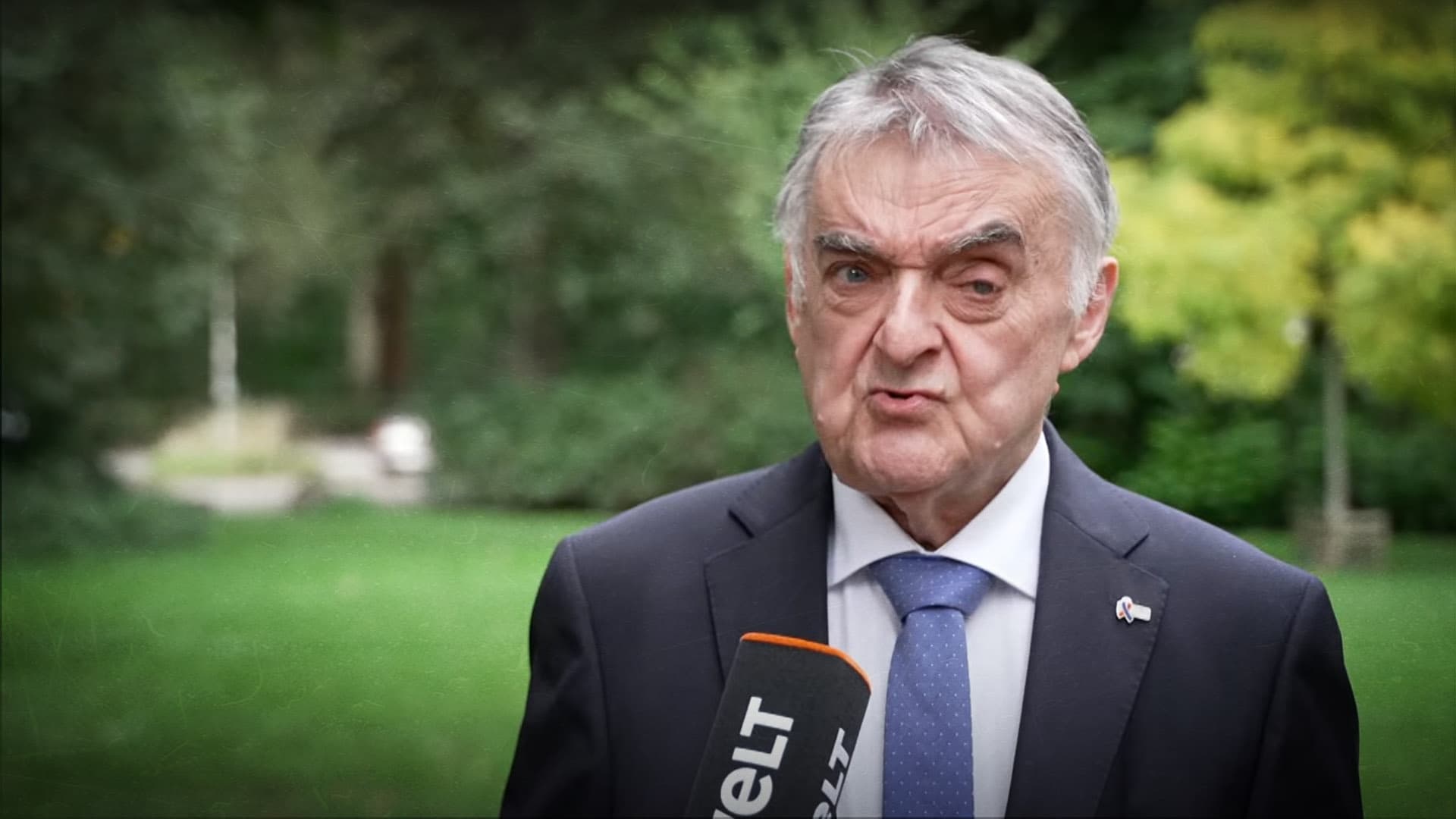 „Gab’s schon immer“, „Gott sei dank nichts passiert“: Das unglaubliche Interview von Herbert Reul zum Macheten-Terror in Essen