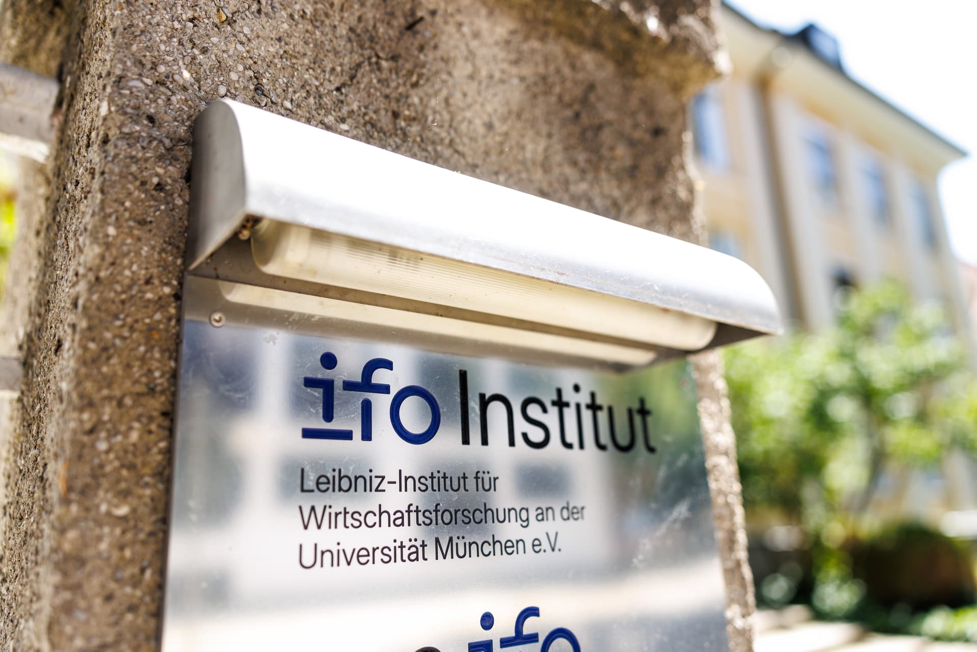 Ifo-Institut: „Regierung hat 95 Prozent der neuen Schulden für Infrastruktur im Jahr 2025 zweckentfremdet“