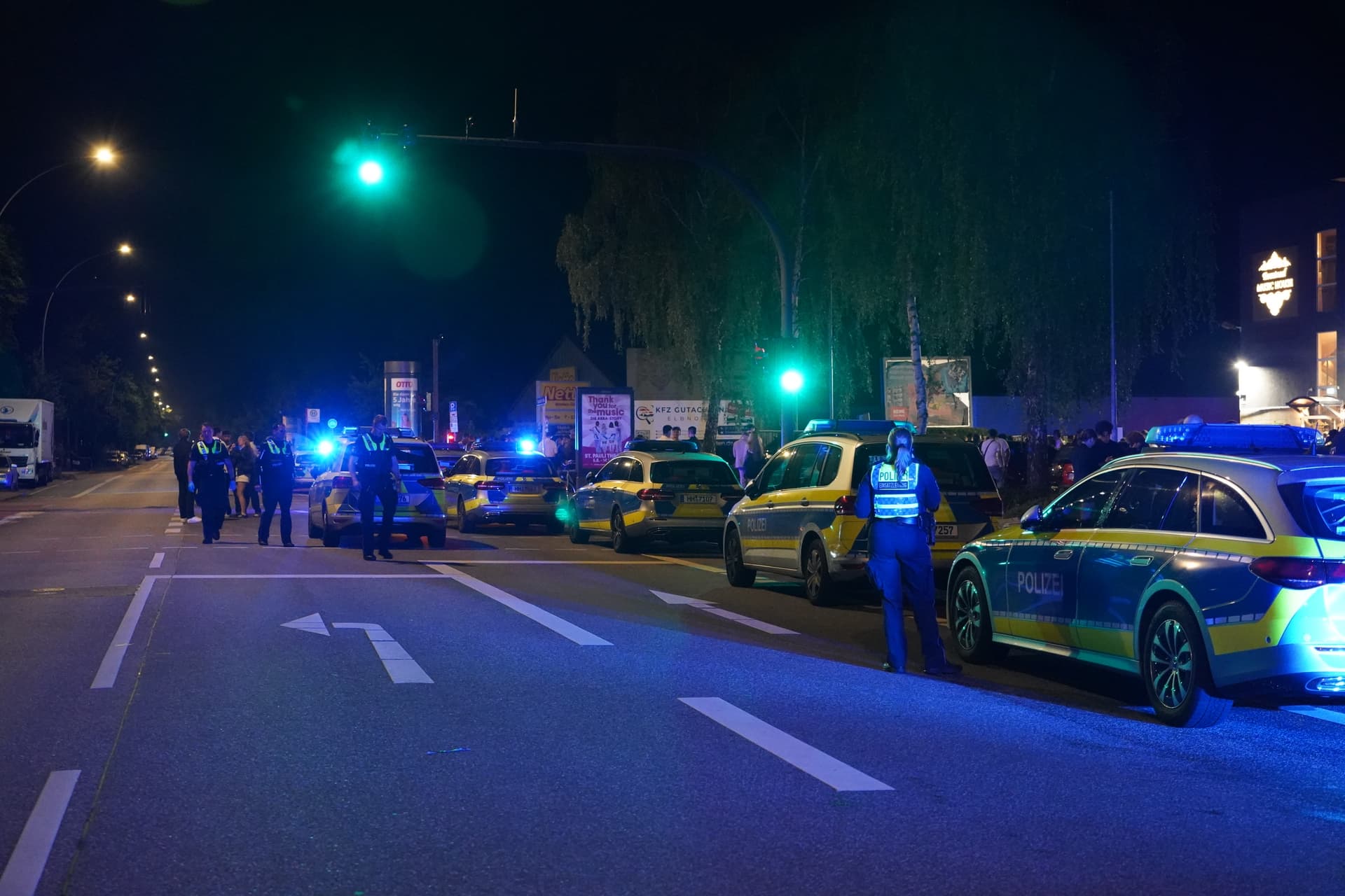 18-Jähriger nahe Shishabar in Hamburg angeschossen