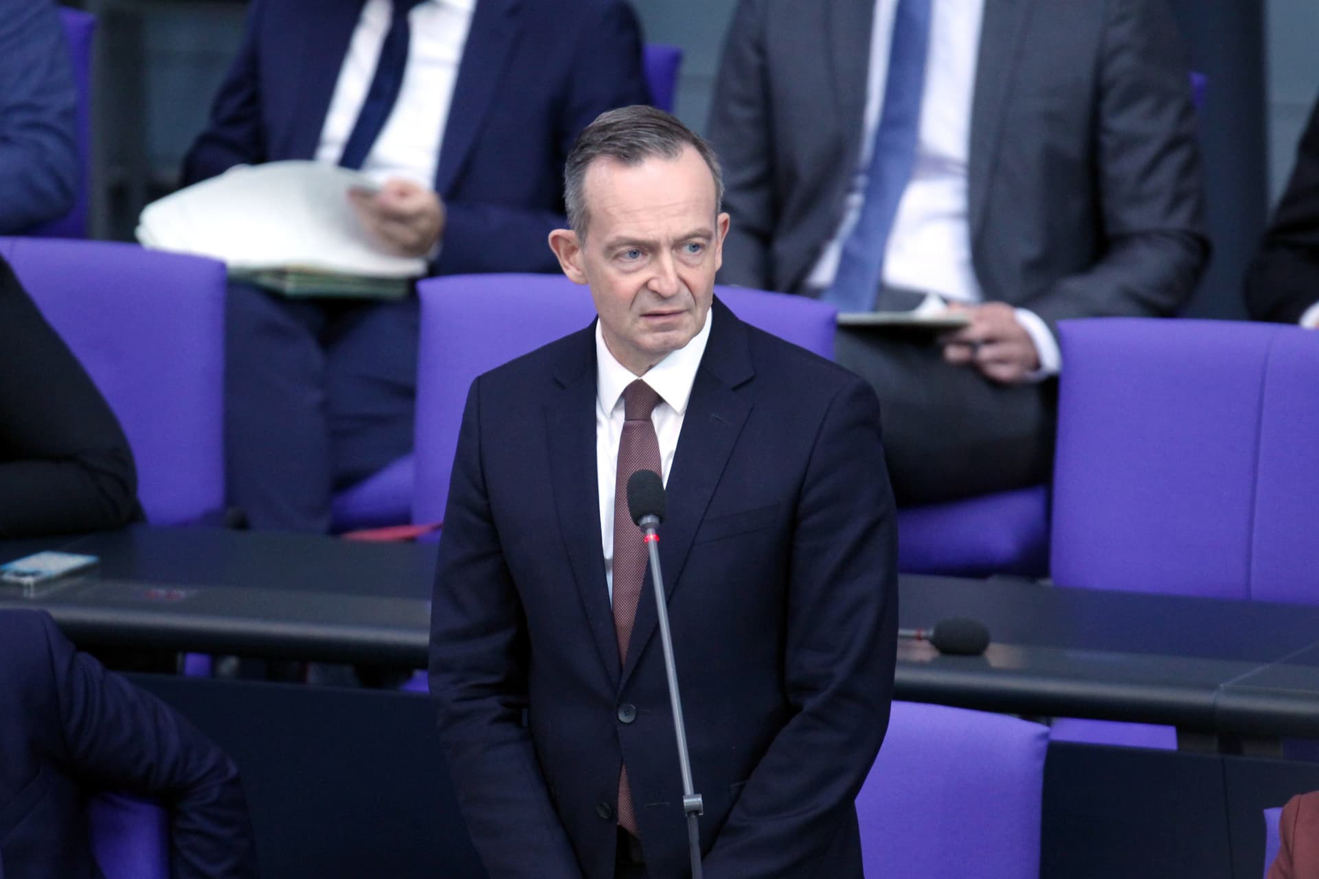 FDP warnt vor autofreien Wochenenden wegen Grünen-Blockade: Ampel-Streit um drohende Fahrverbote!