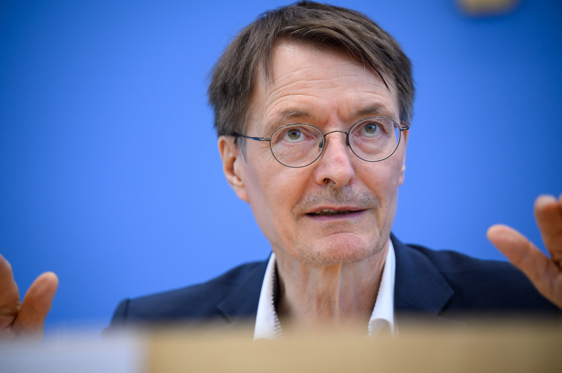 Lauterbach fordert Öffnung von Kirchen als „Kälteräume“