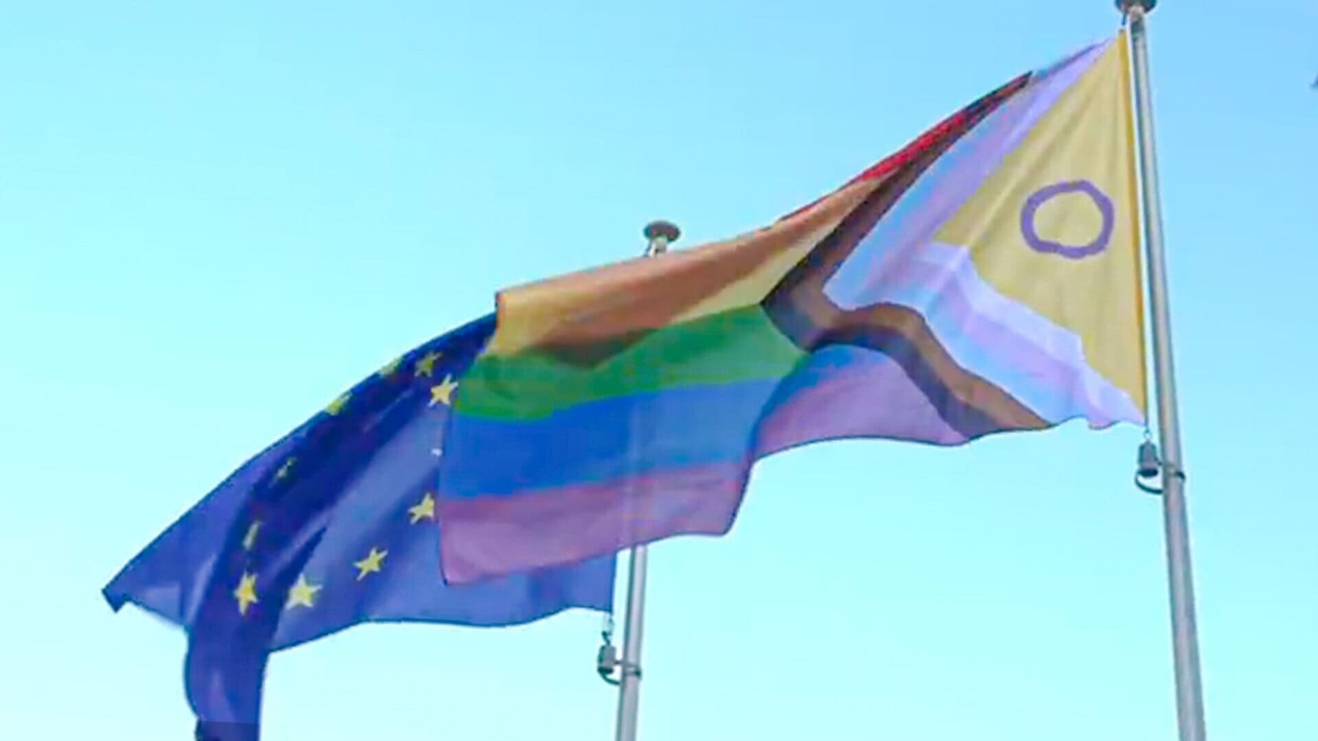 „Seid stolz auf das, was ihr werdet“: Ursula von der Leyen feiert IDAHOBIT-Day – und hisst Progressive-Pride-Flag
