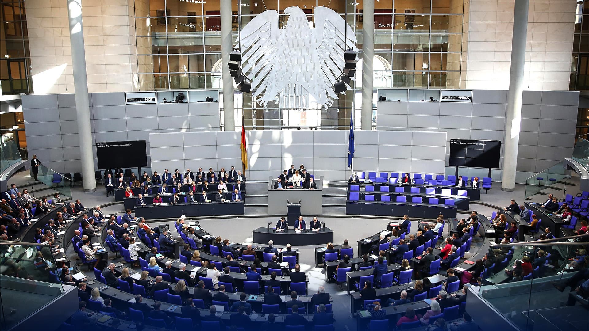 Bundestag: Abgeordneten-Gehalt steigt auf 12.330 Euro