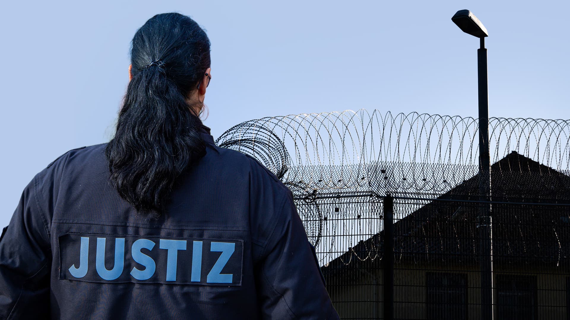 Alarmierende Zahlen: Fast jeder zweite Häftling ist Ausländer – viele wollen sich von JVA-Beamtinnen nichts sagen lassen