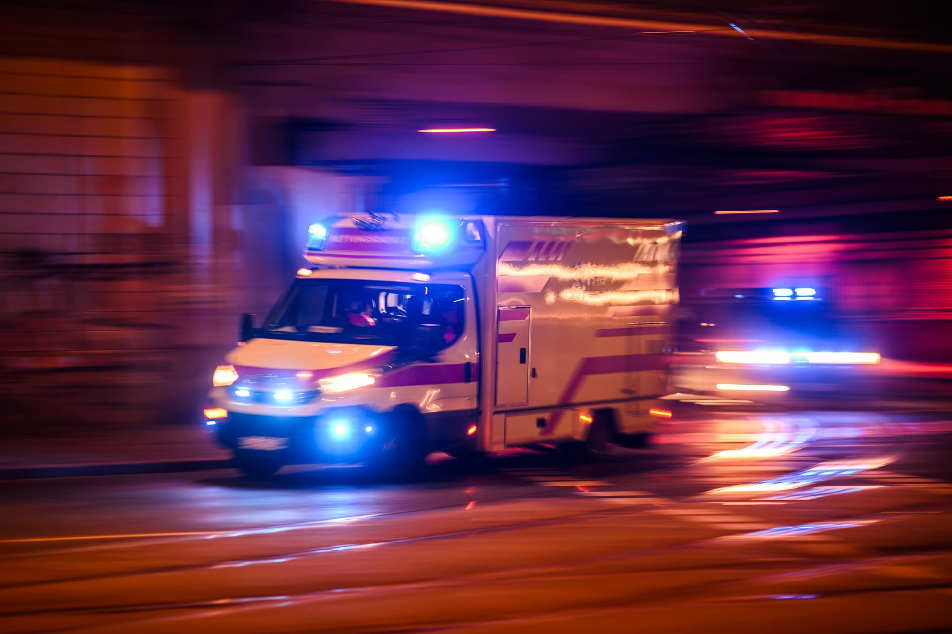 17-Jähriger klettert auf Zugwaggon und stirbt an Stromschlag
