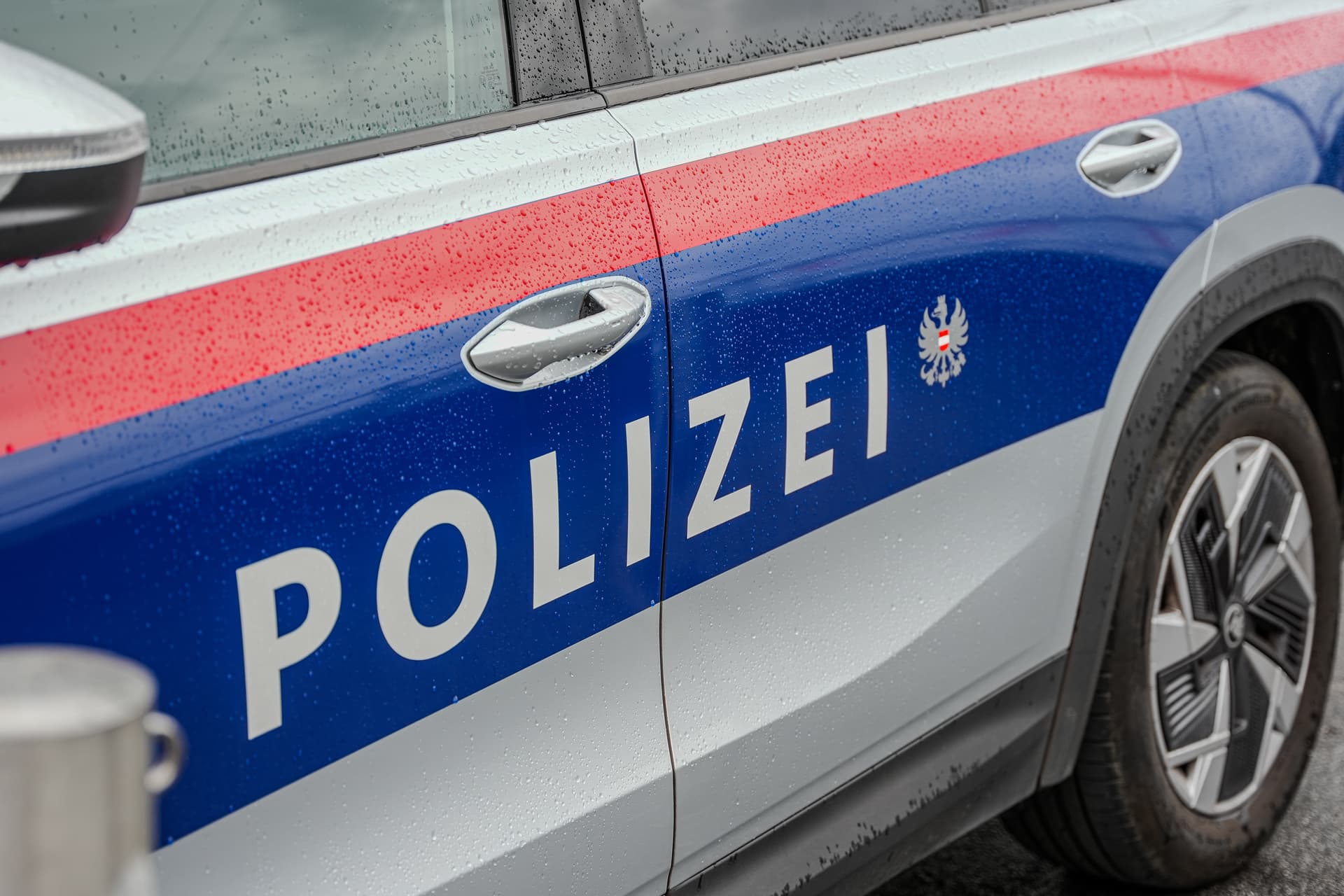 Messerangriff vor Schule in Wien: 16-Jährige verletzt
