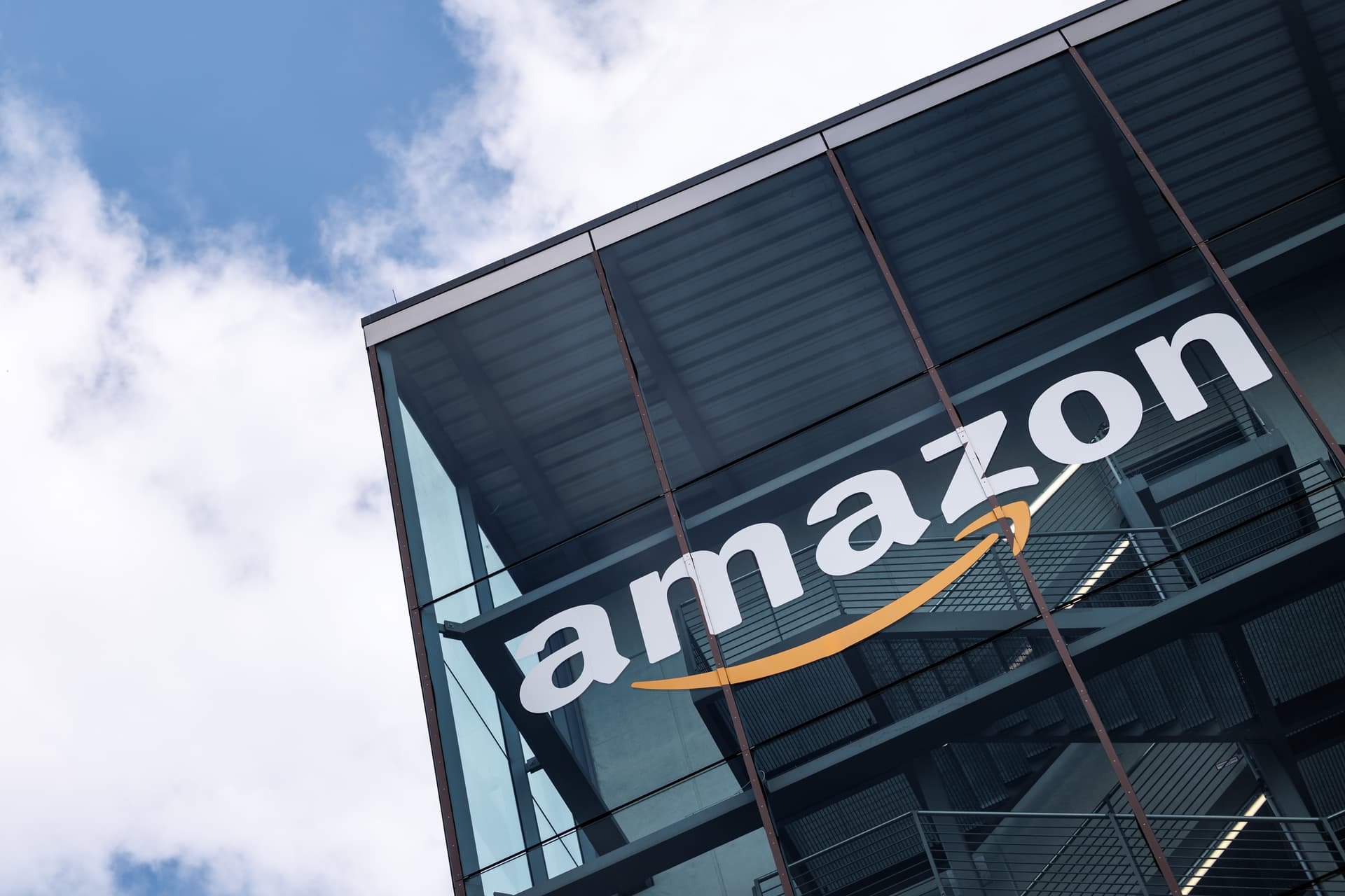 Rekordmenge: Amazon zieht 15 Millionen Fälschungen aus dem Verkehr