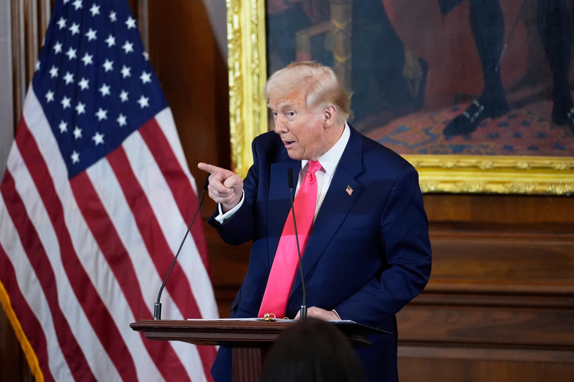 Trump schwingt die Sparkeule – Stellenstreichungen in Wissenschaftsbehörden