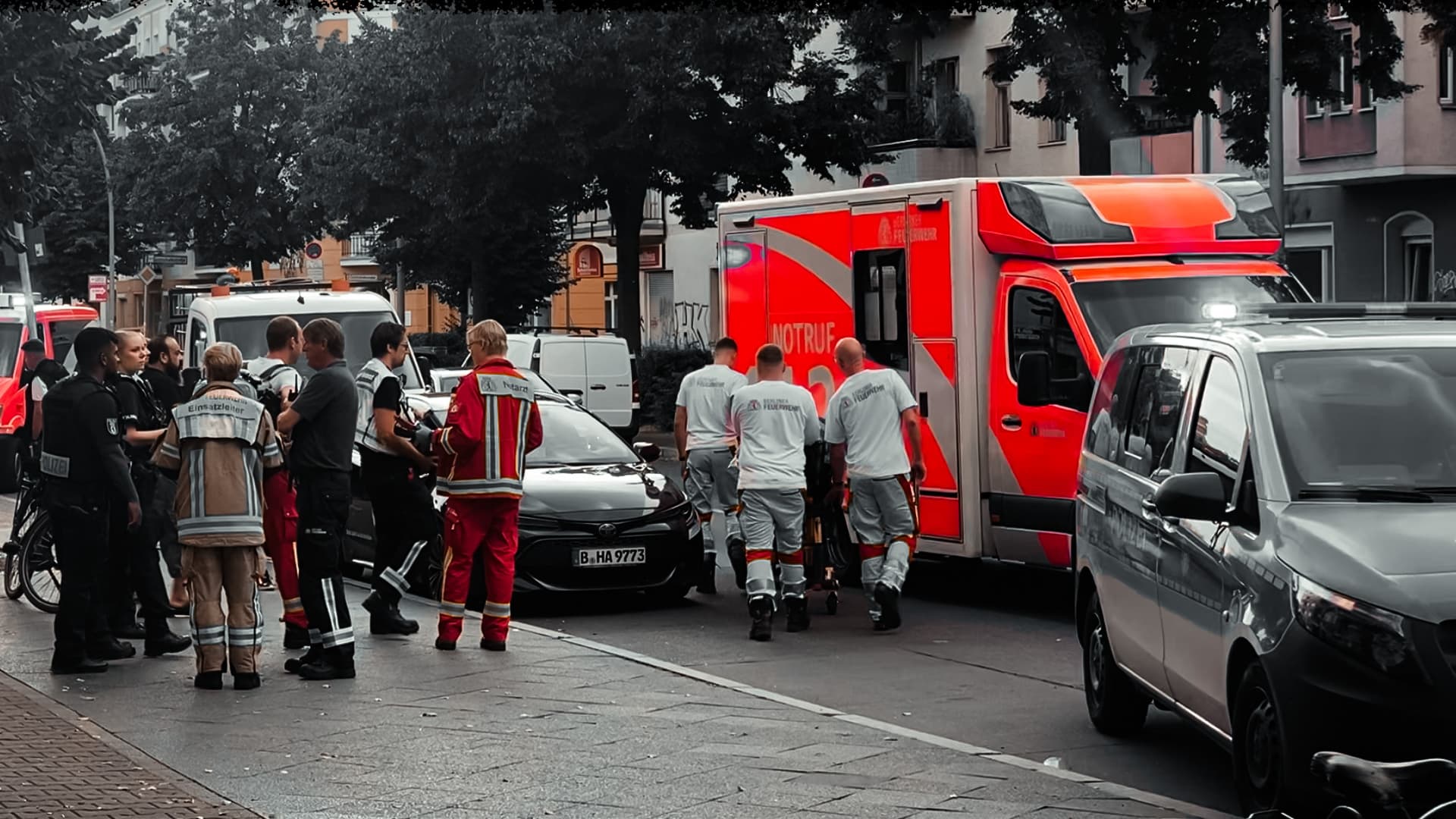 Streit eskaliert: Jugendlicher sticht auf Kind ein!