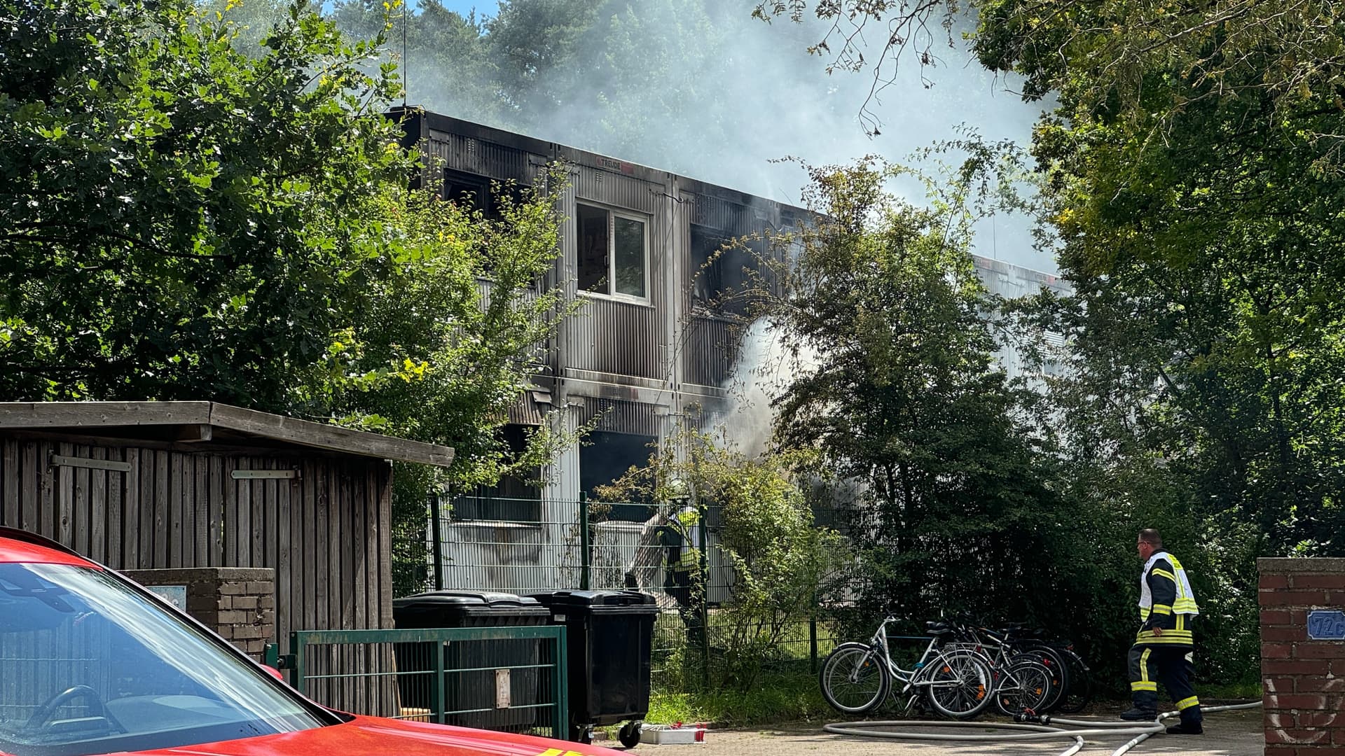 Explosion in Flüchtlingsunterkunft in Buchholz: Ein Toter, Polizist in Klinik