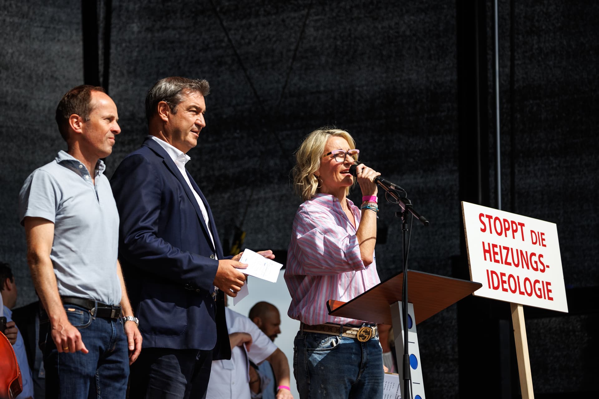 Gruber-Demo gegen geplantes Heizgesetz: Als Söder ausgepfiffen wird, schimpft er „Haut selber ab!“