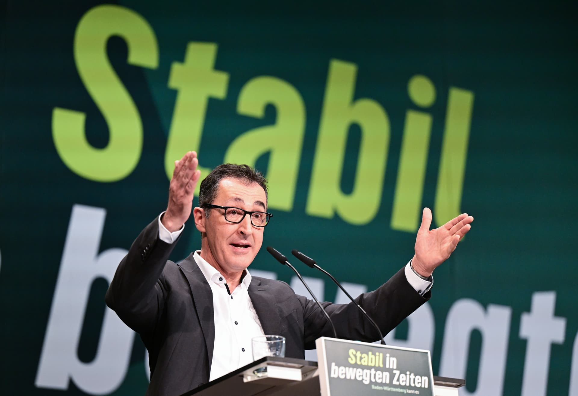 Warum Özdemir ohne seine Partei im Wahlkampf besser dastünde